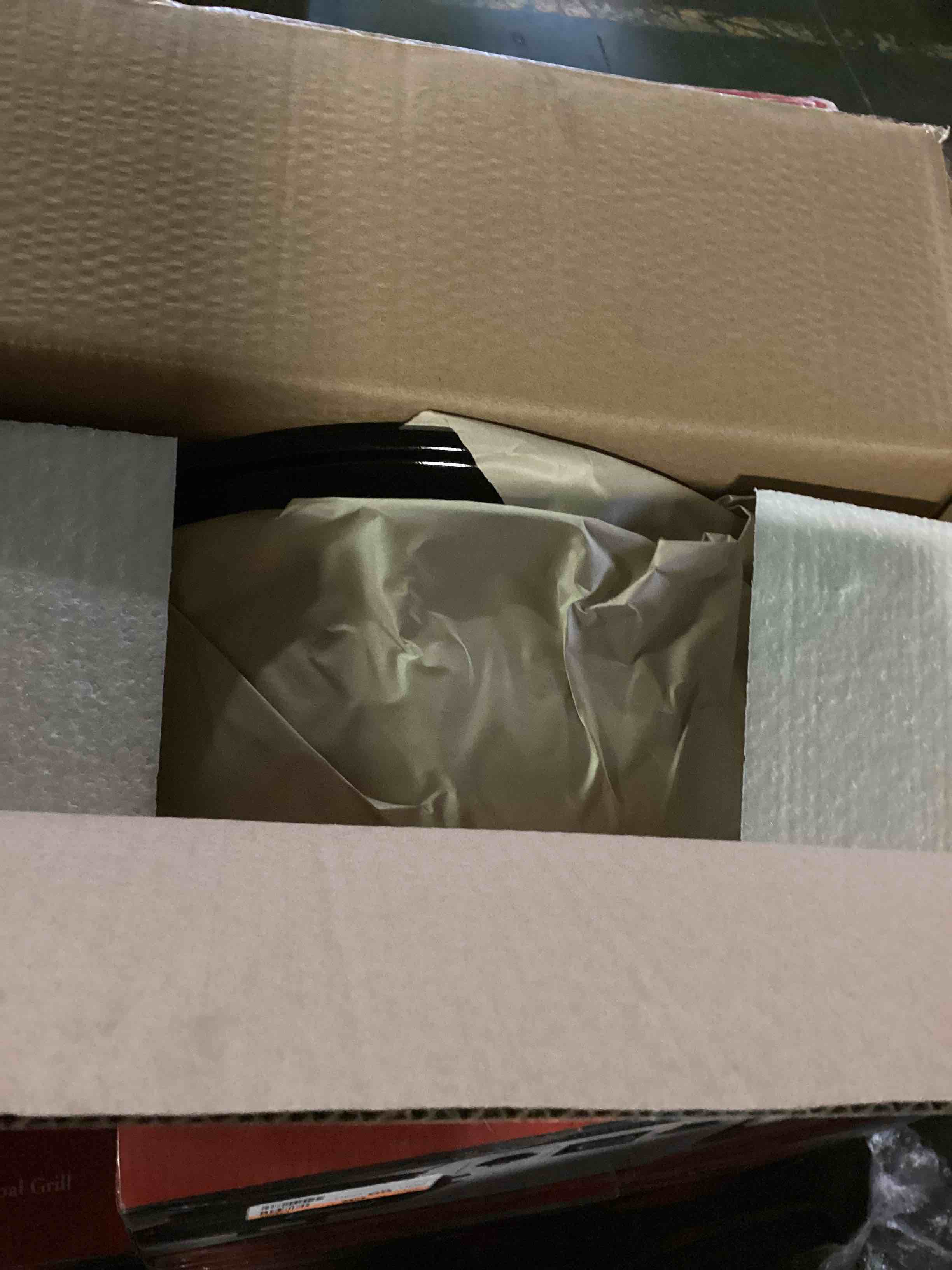 https://s3.amazonaws.com/lotting-images-prod/bidfta/YEL5511938_1701810637800.jpeg