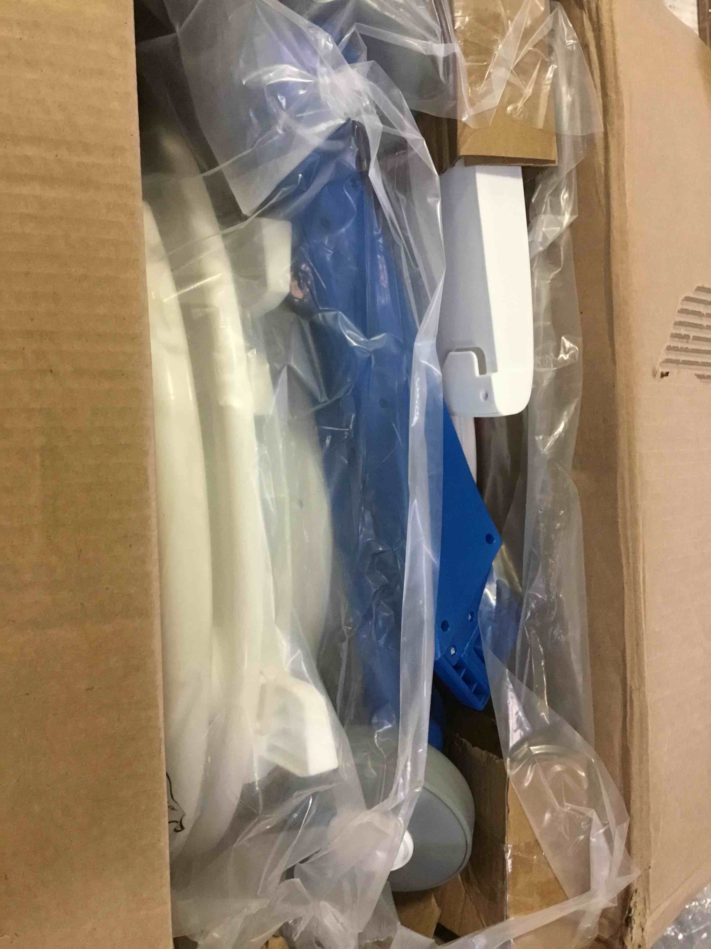 https://s3.amazonaws.com/lotting-images-prod/bidfta/YEL5512604_1702305554601.jpeg