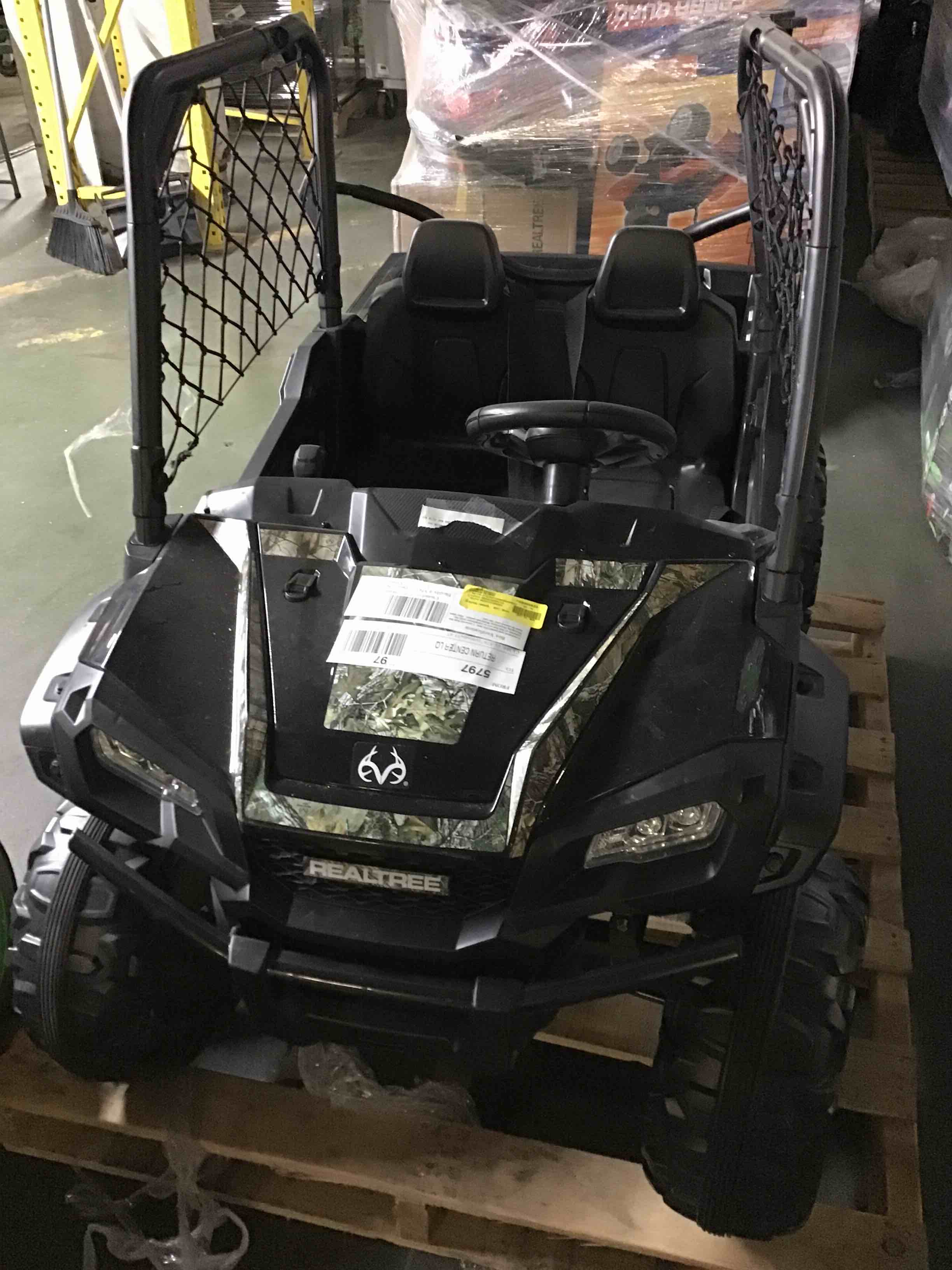Realtree XD UTV 24V batteryoperated rideon with remote, MP3,USB for