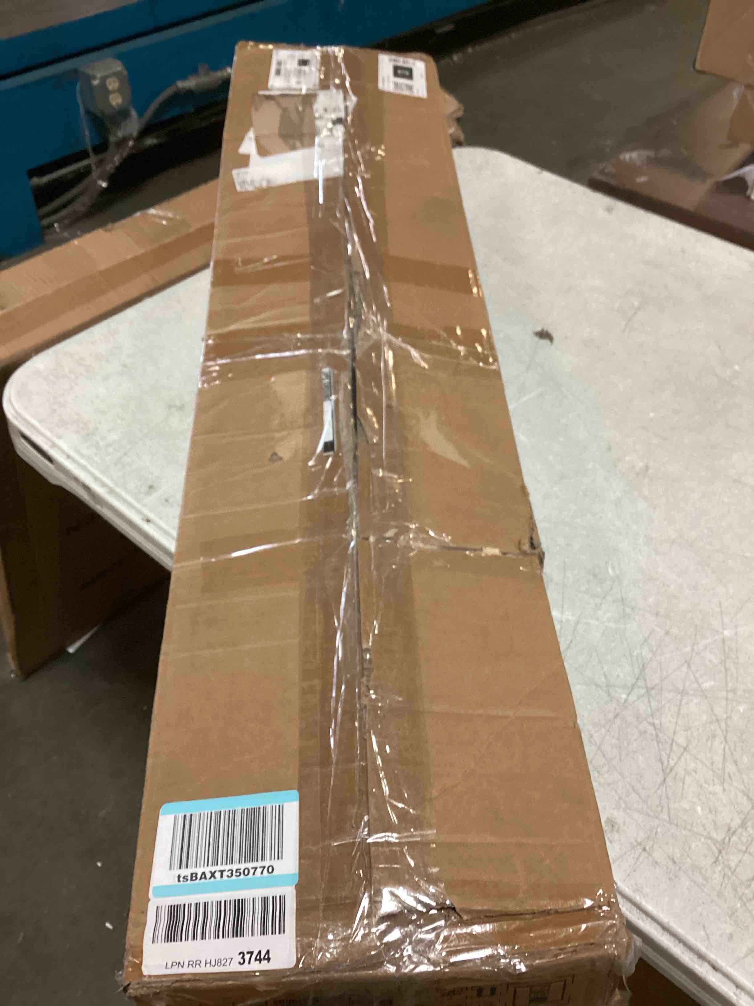 https://s3.amazonaws.com/lotting-images-prod/bidfta/YEL5514620_1701273813057.jpeg