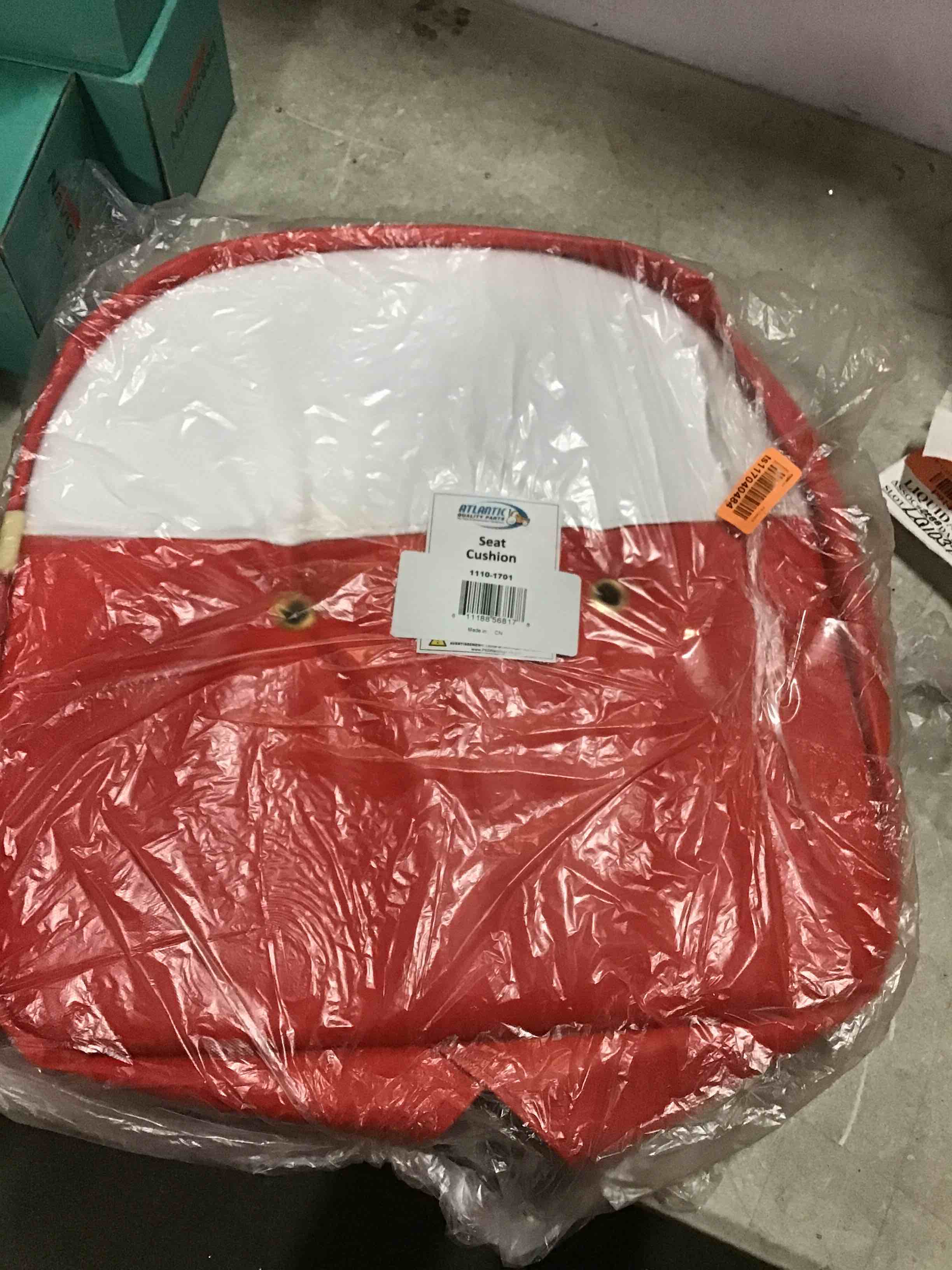 https://s3.amazonaws.com/lotting-images-prod/bidfta/YEL5515053_1701450756537.jpeg