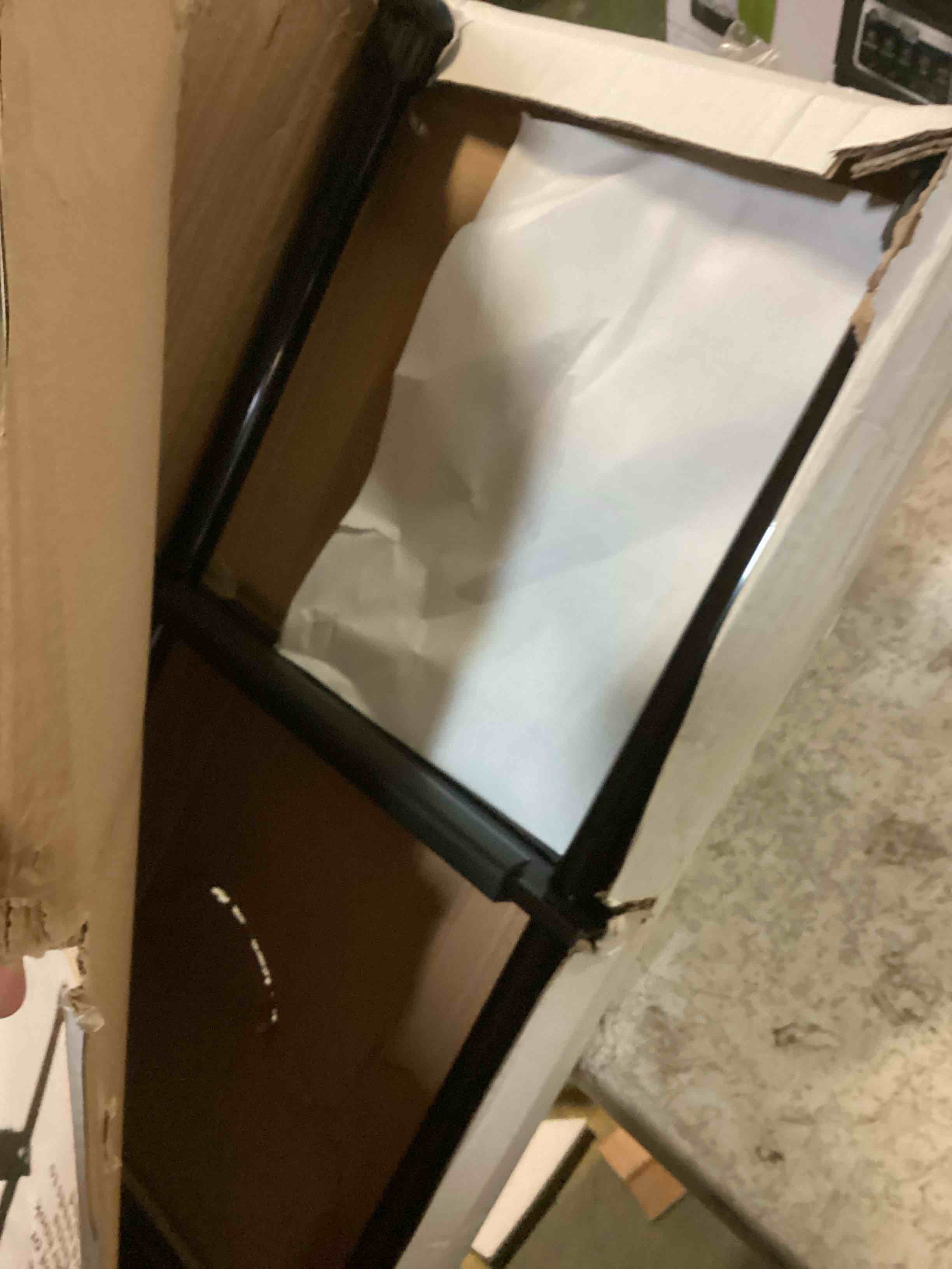 https://s3.amazonaws.com/lotting-images-prod/bidfta/YEL5515538_1701808799342.jpeg