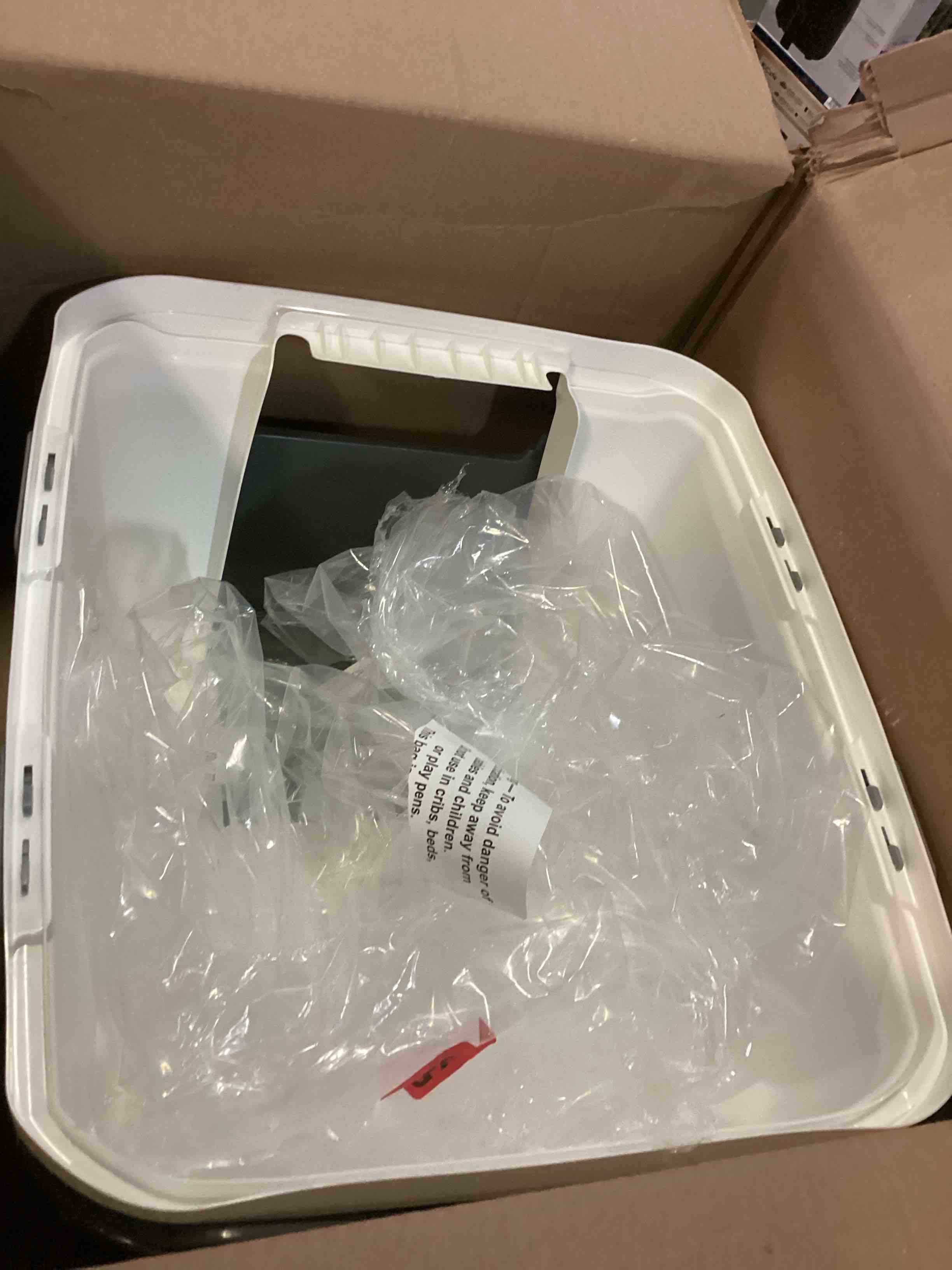 https://s3.amazonaws.com/lotting-images-prod/bidfta/YEL5515586_1701871314126.jpeg