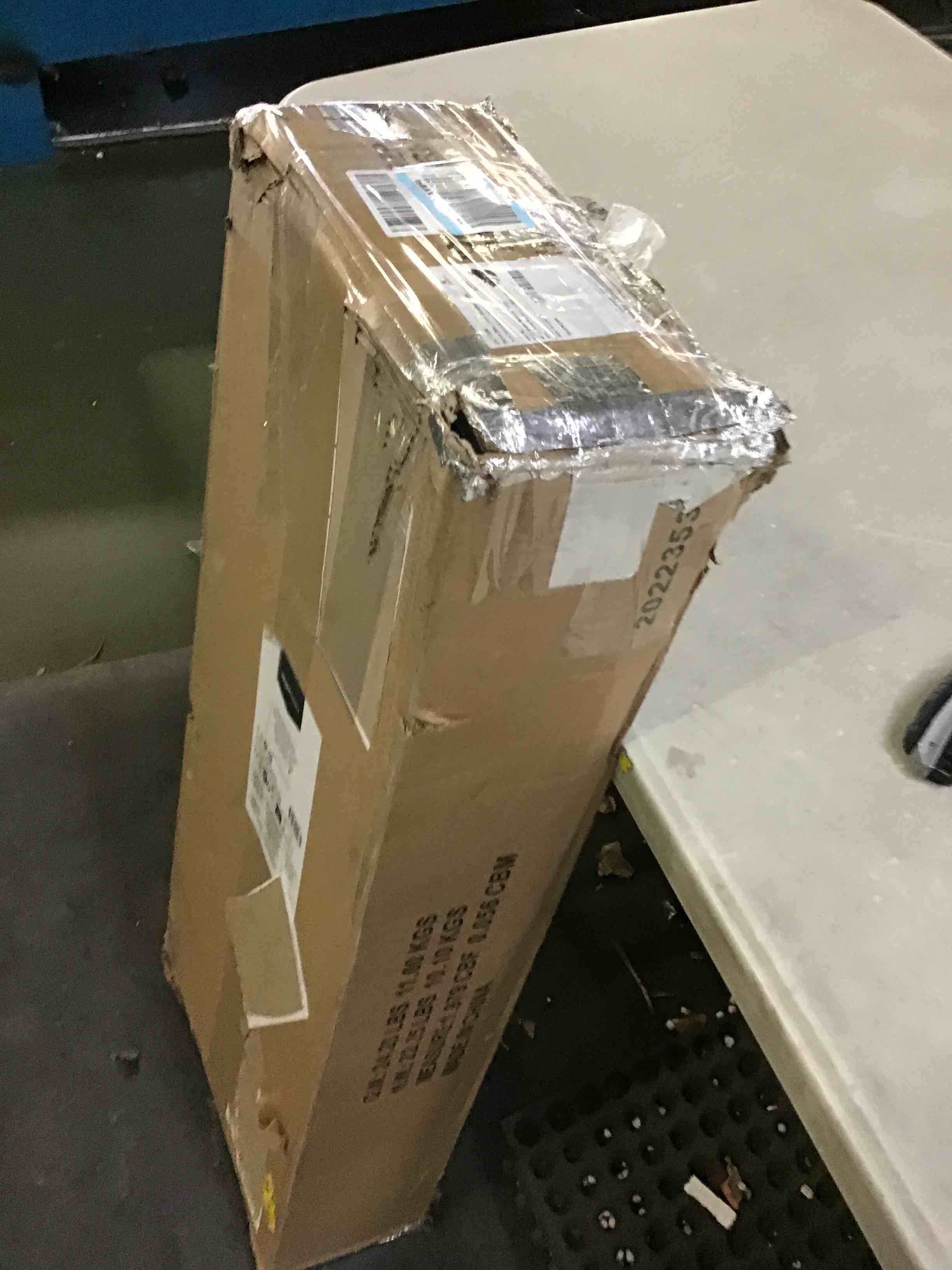 https://s3.amazonaws.com/lotting-images-prod/bidfta/YEL5516997_1699564384031.jpeg