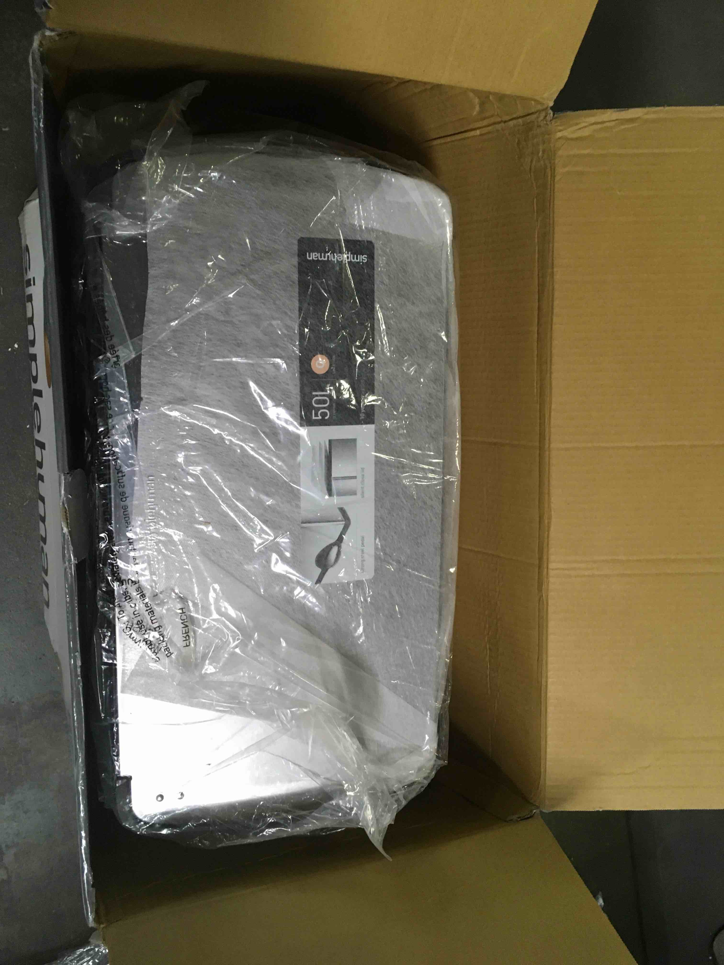 https://s3.amazonaws.com/lotting-images-prod/bidfta/YEL5517090_1699892997479.jpeg