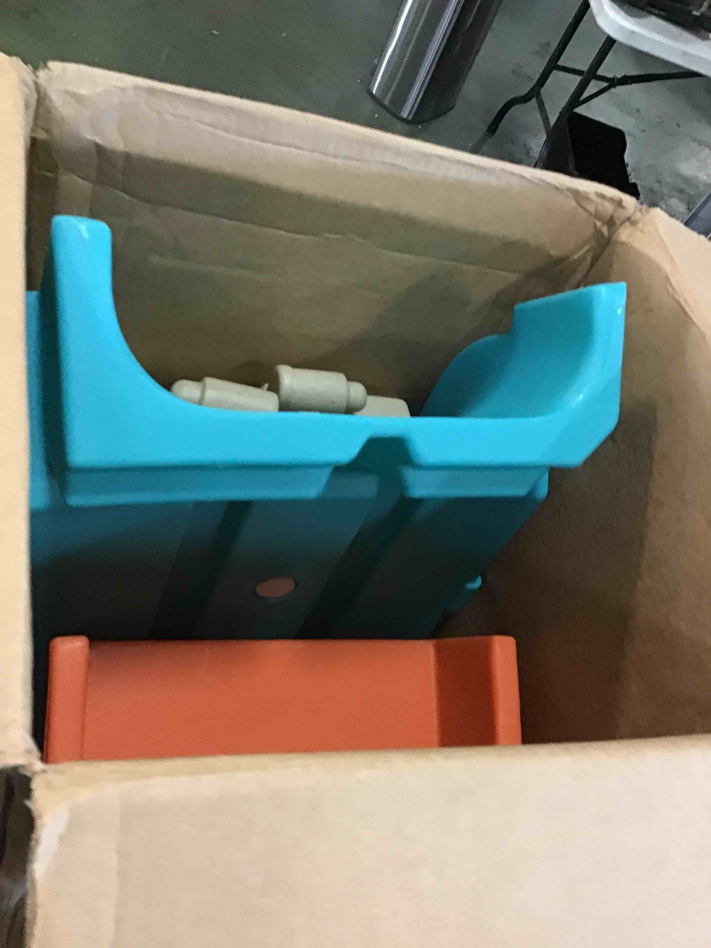 https://s3.amazonaws.com/lotting-images-prod/bidfta/YEL5517231_1699970403849.jpeg