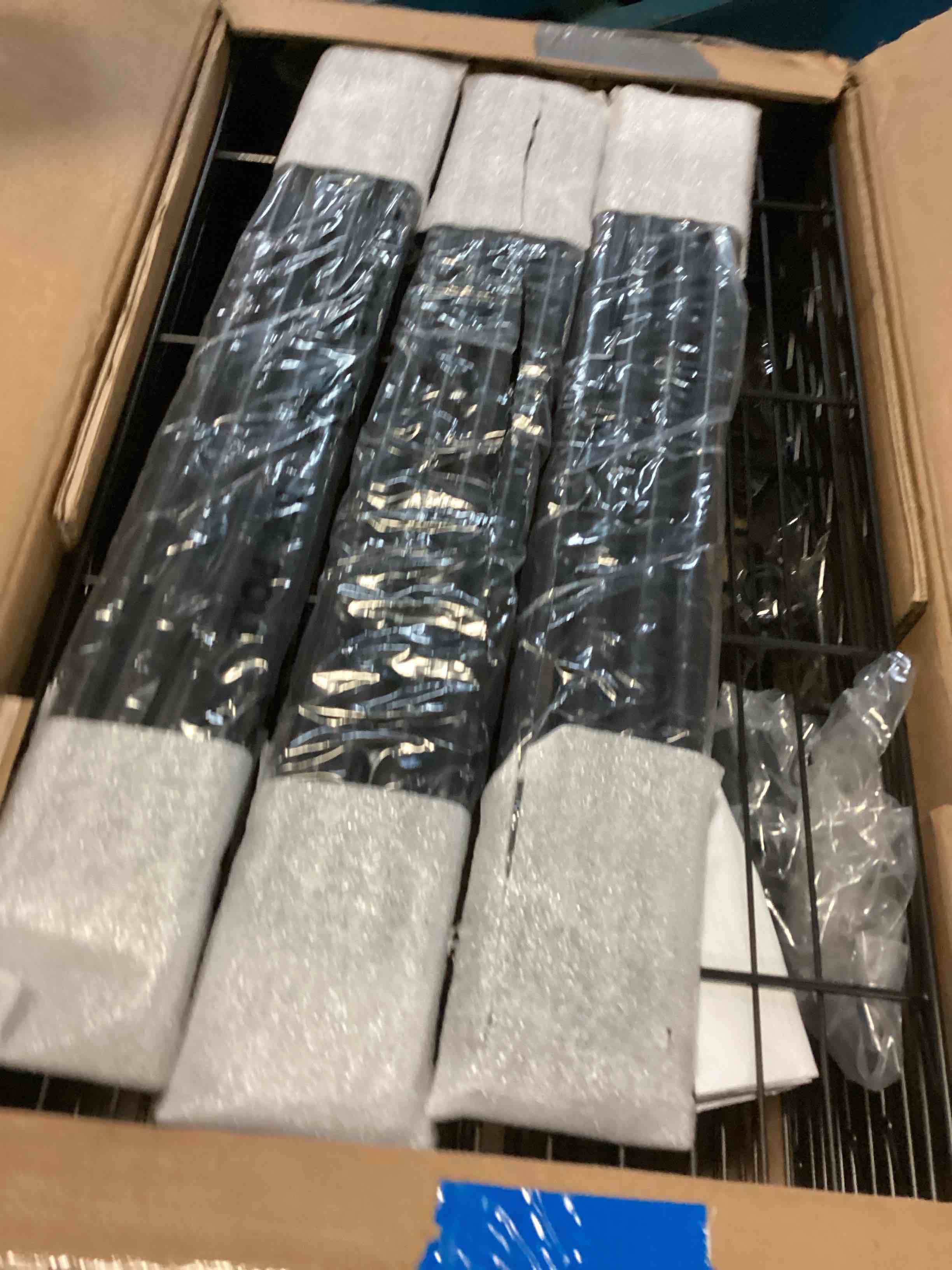 https://s3.amazonaws.com/lotting-images-prod/bidfta/YEL5517893_1699039993979.jpeg