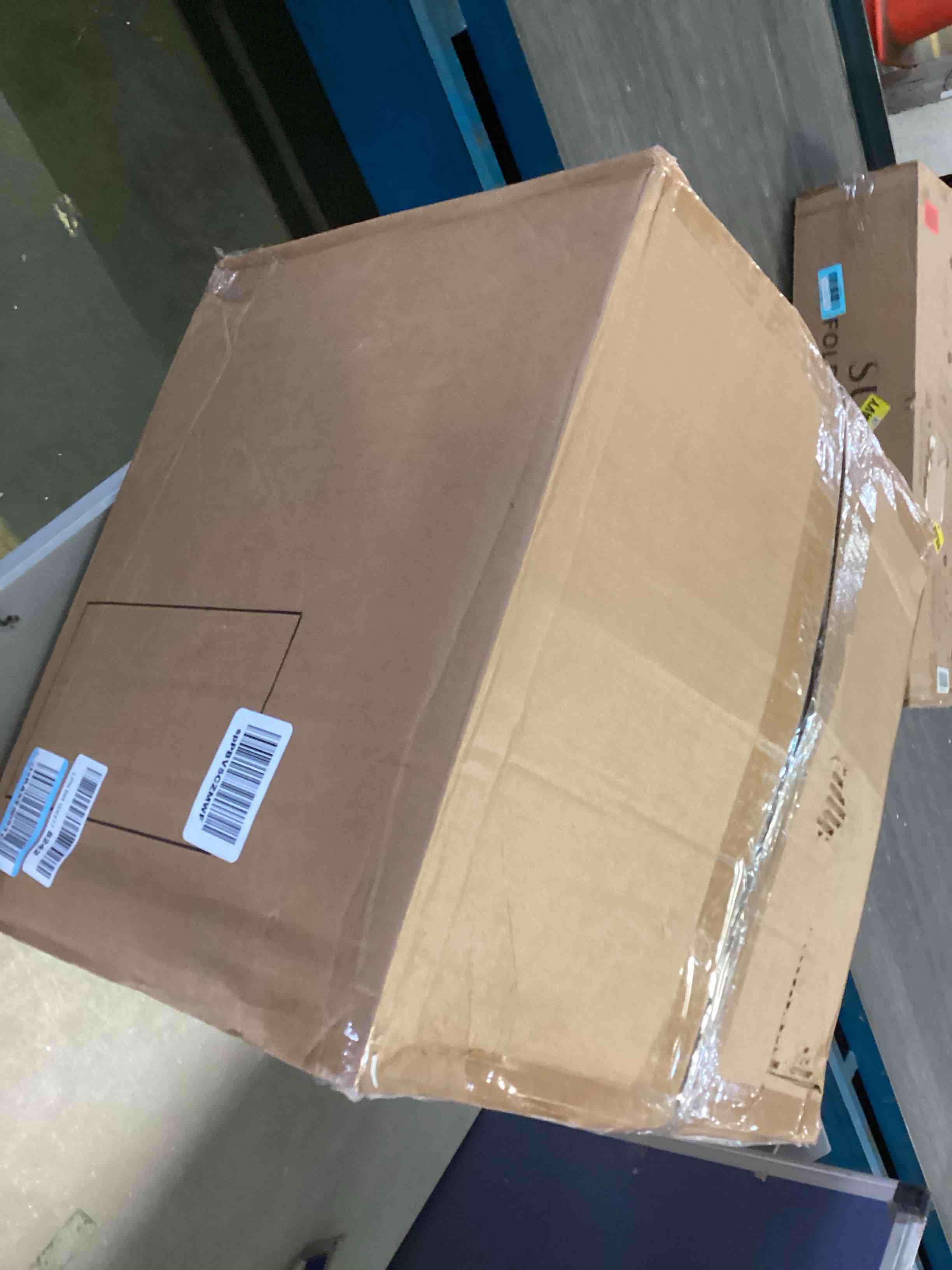 https://s3.amazonaws.com/lotting-images-prod/bidfta/YEL5518074_1699299597043.jpeg