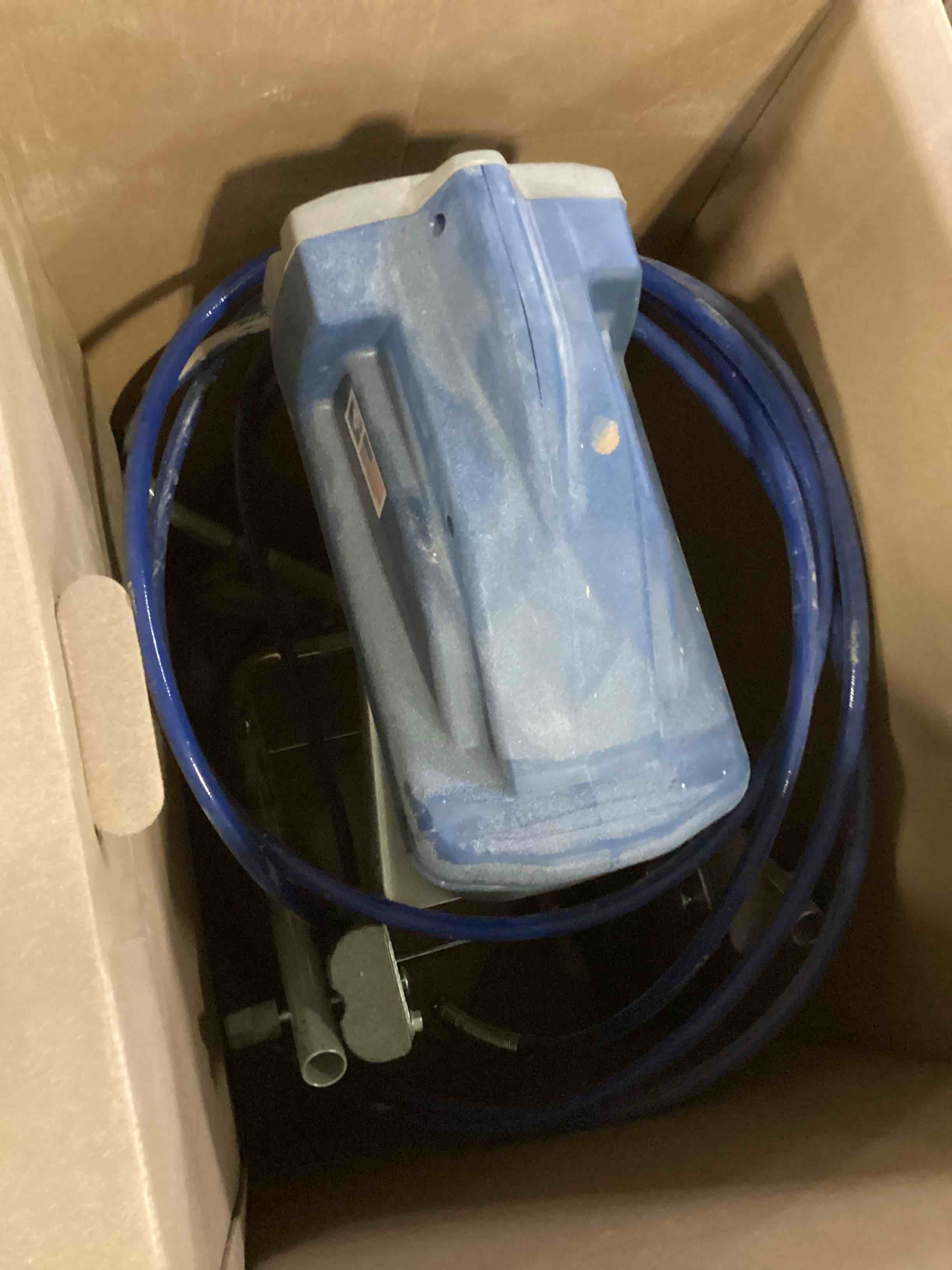 https://s3.amazonaws.com/lotting-images-prod/bidfta/YEL5518216_1699373223446.jpeg
