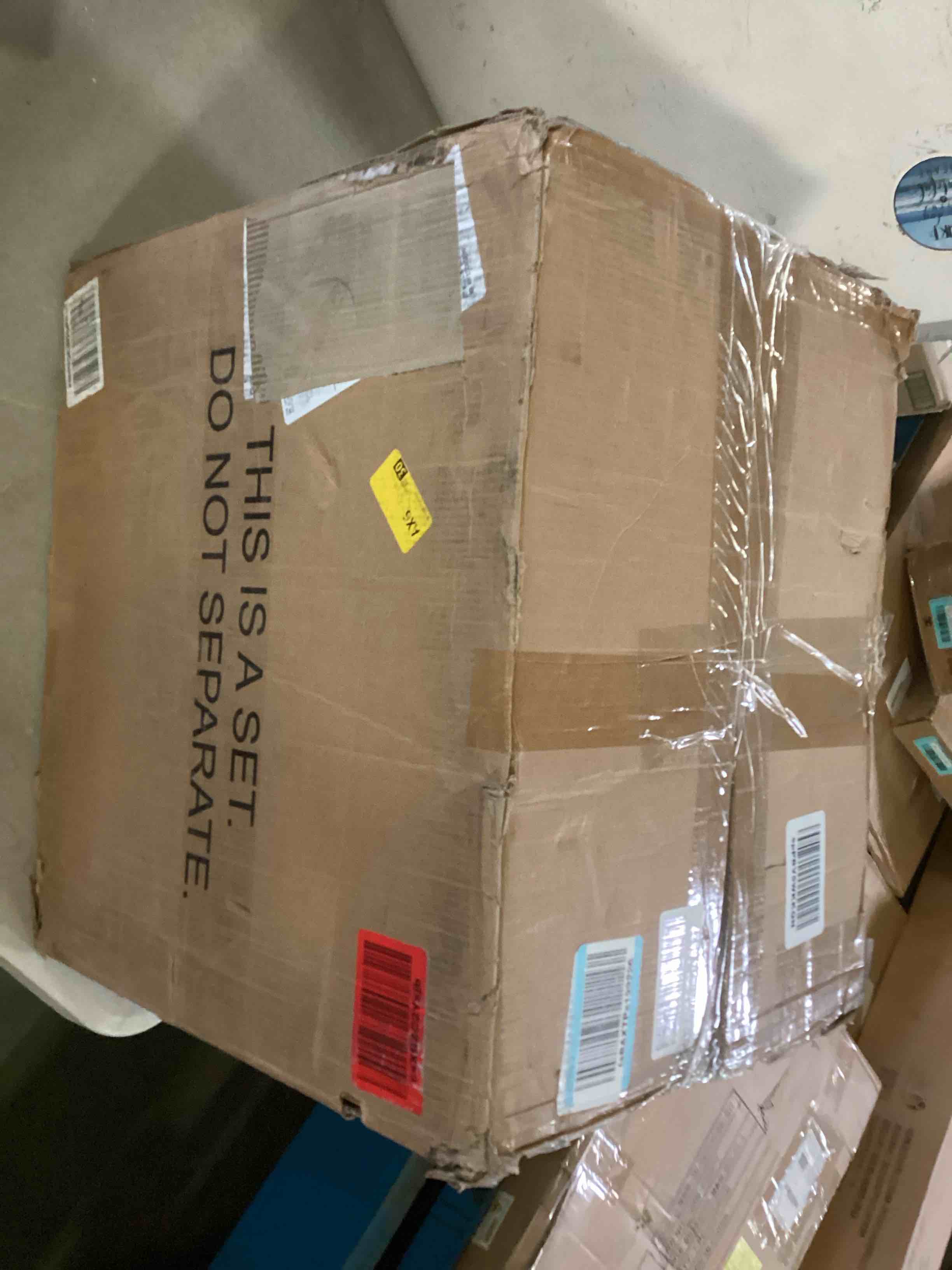 https://s3.amazonaws.com/lotting-images-prod/bidfta/YEL5518238_1699375546519.jpeg