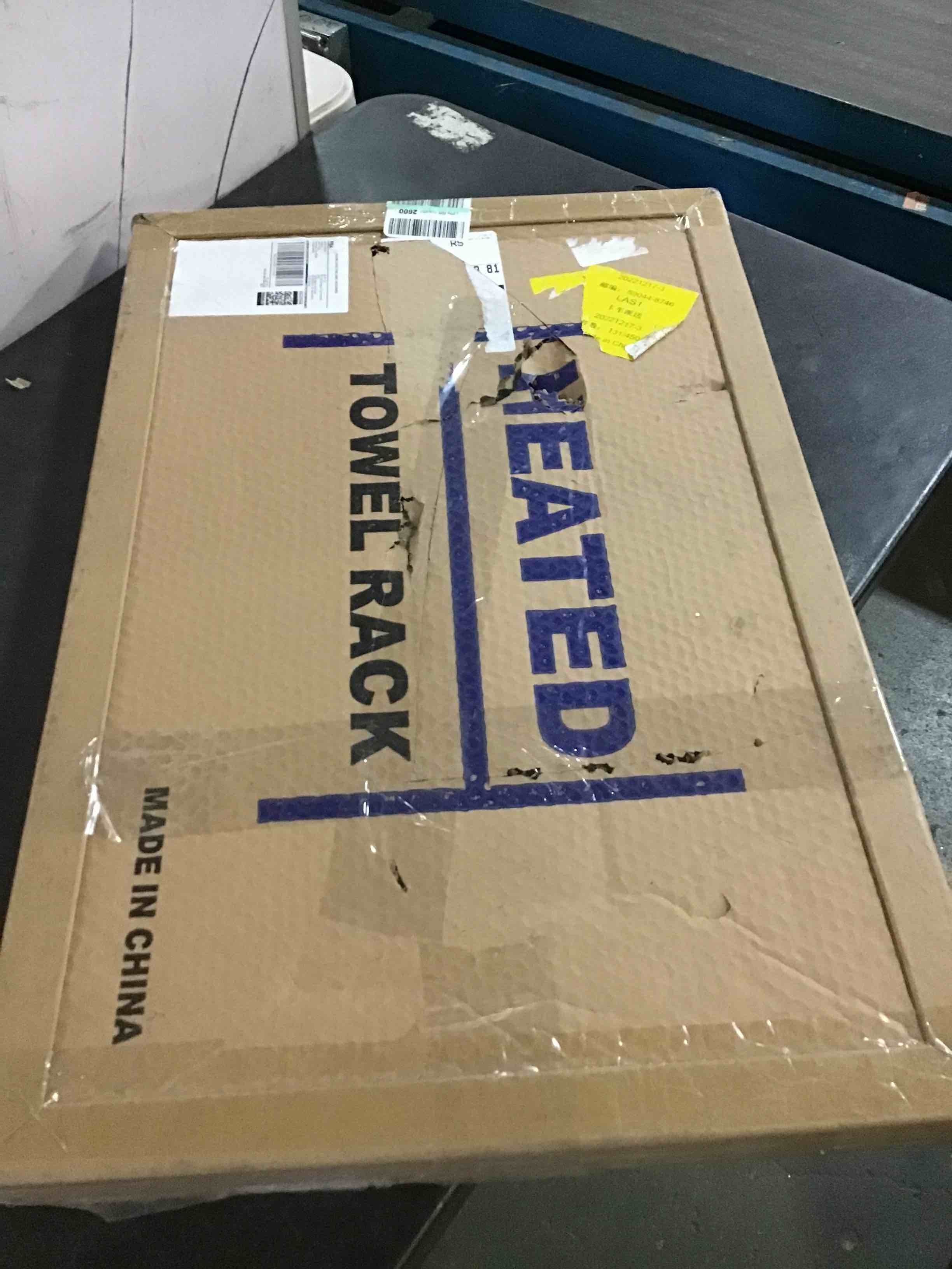 https://s3.amazonaws.com/lotting-images-prod/bidfta/YEL5519112_1699028754022.jpeg