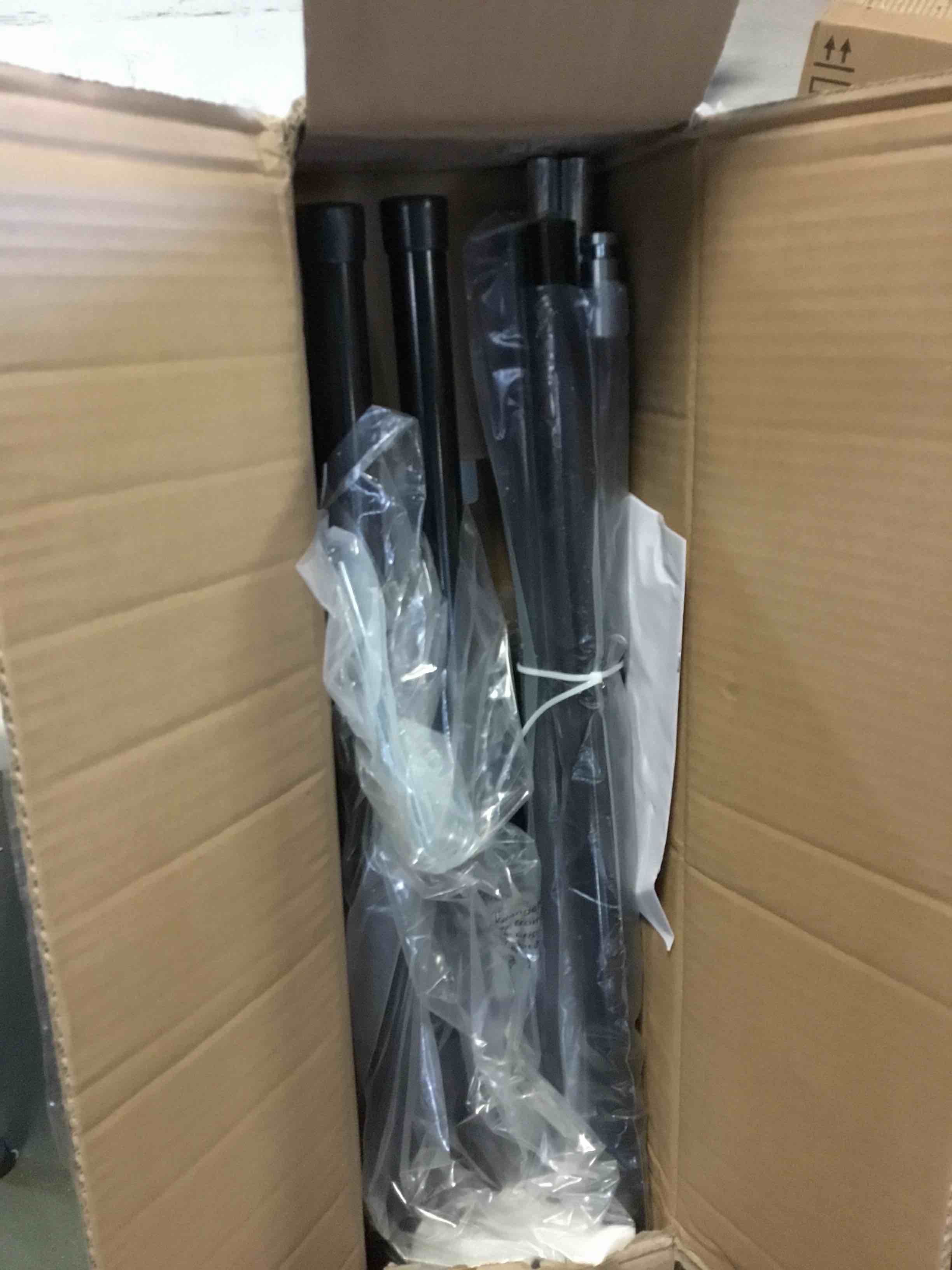 https://s3.amazonaws.com/lotting-images-prod/bidfta/YEL5520013_1699643129621.jpeg