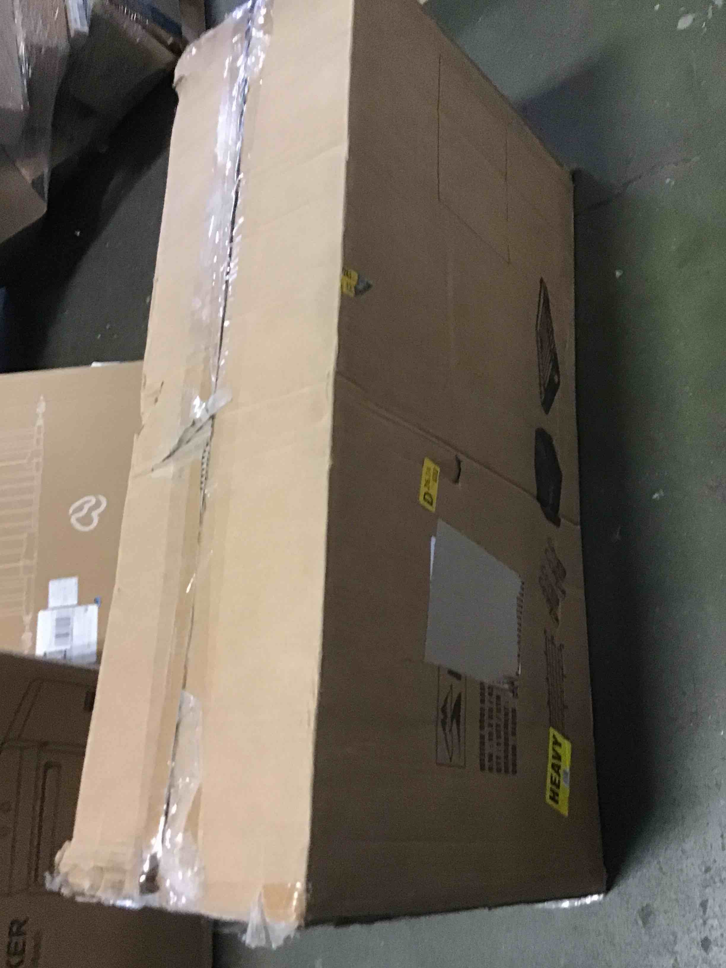 https://s3.amazonaws.com/lotting-images-prod/bidfta/YEL5520251_1699908677051.jpeg