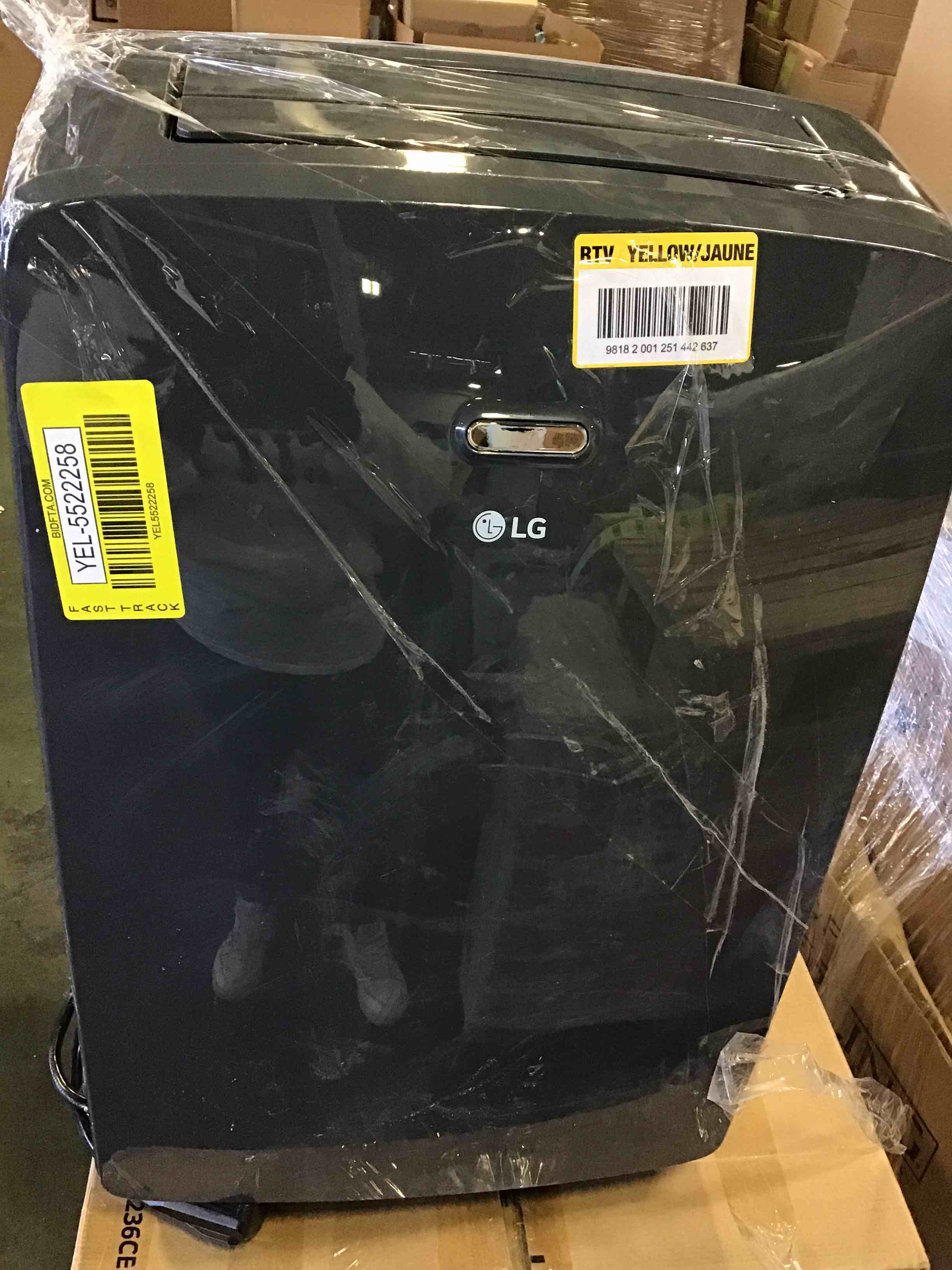 https://s3.amazonaws.com/lotting-images-prod/bidfta/YEL5522258_1698851696990.jpeg