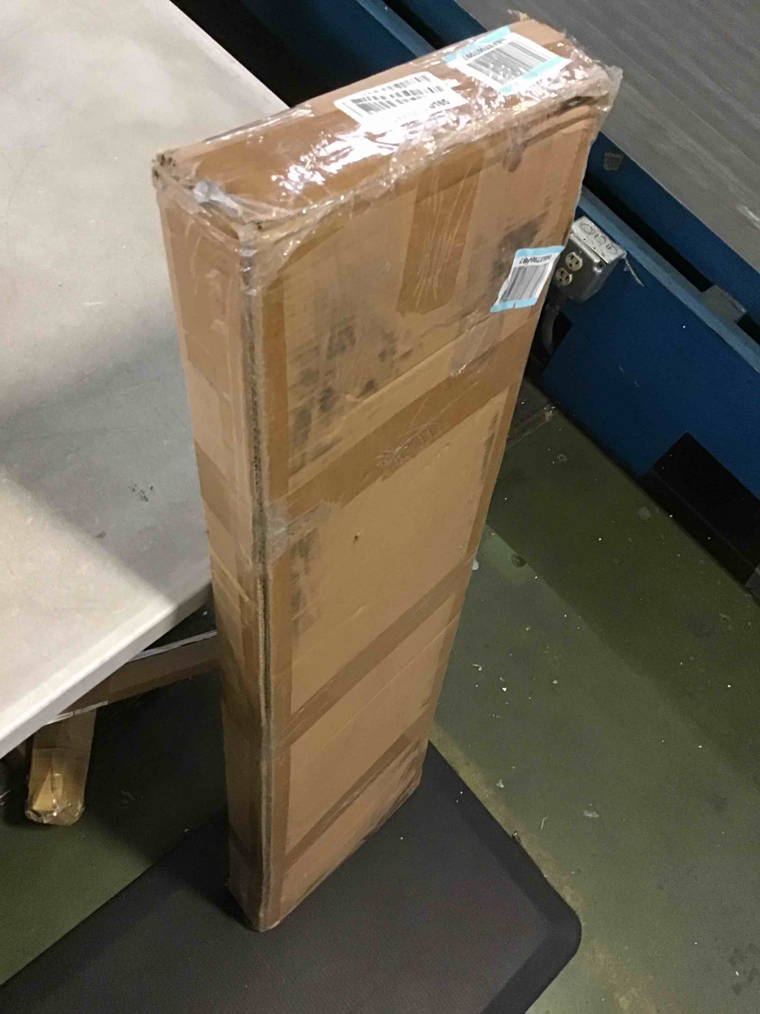 https://s3.amazonaws.com/lotting-images-prod/bidfta/YEL5524083_1698853546867.jpeg