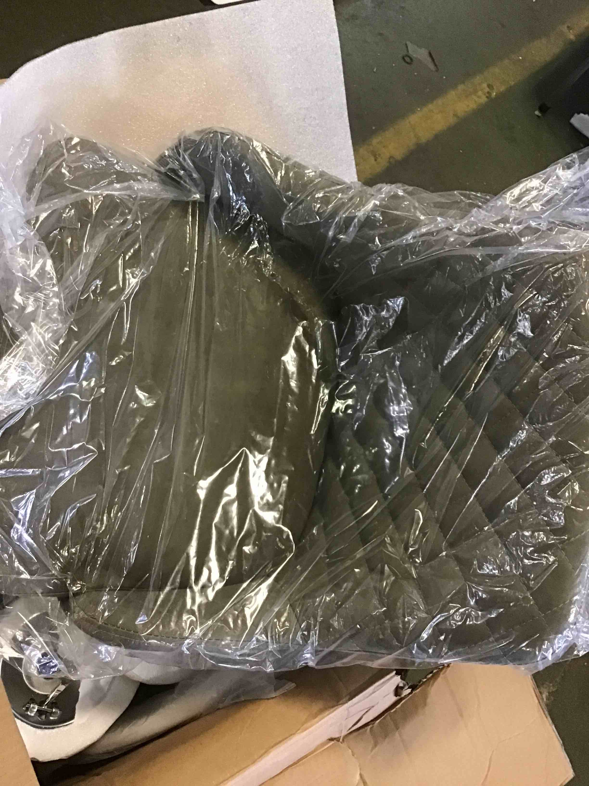 https://s3.amazonaws.com/lotting-images-prod/bidfta/YEL5524090_1698856331334.jpeg