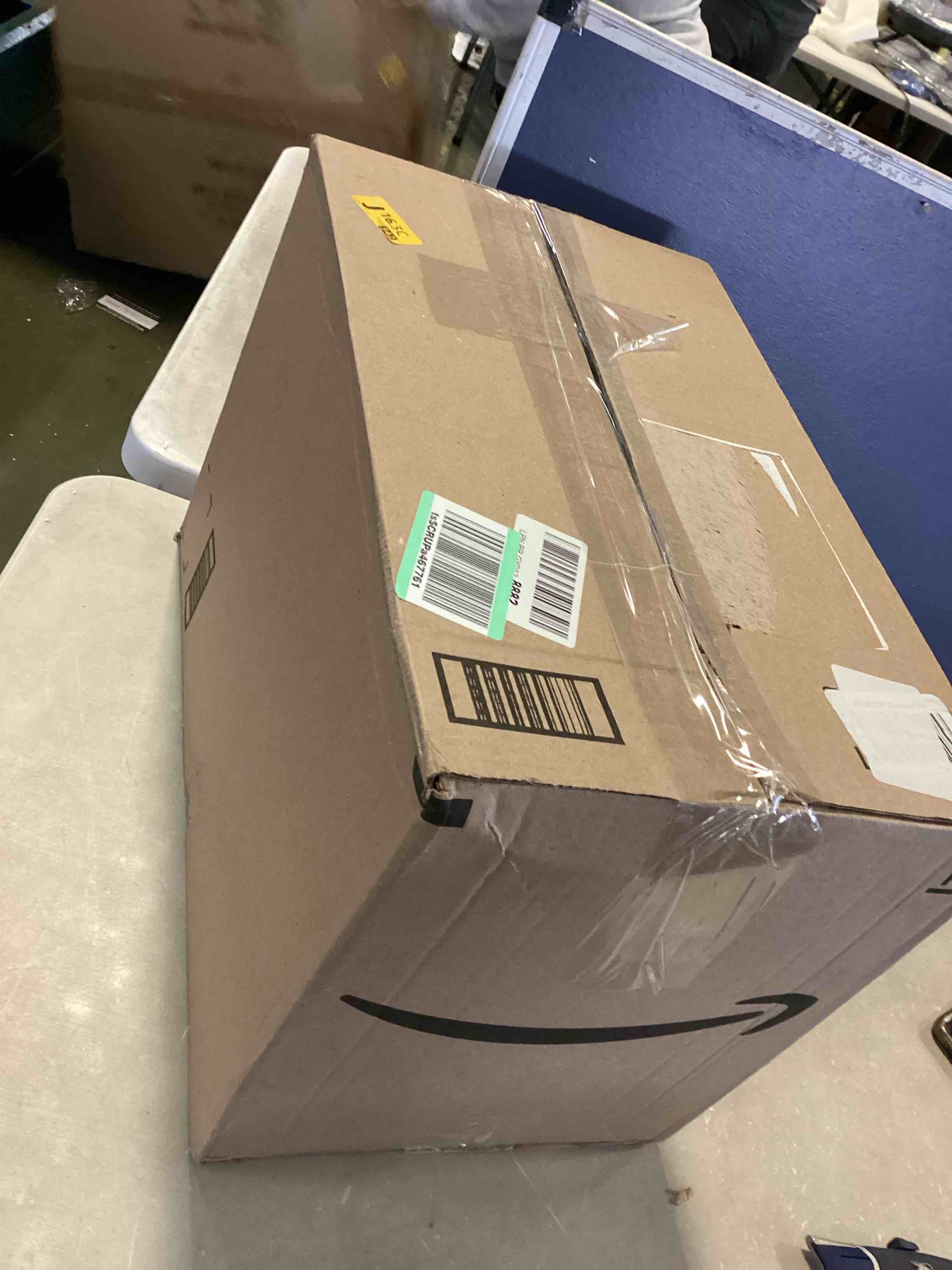 https://s3.amazonaws.com/lotting-images-prod/bidfta/YEL5524229_1698942486686.jpeg