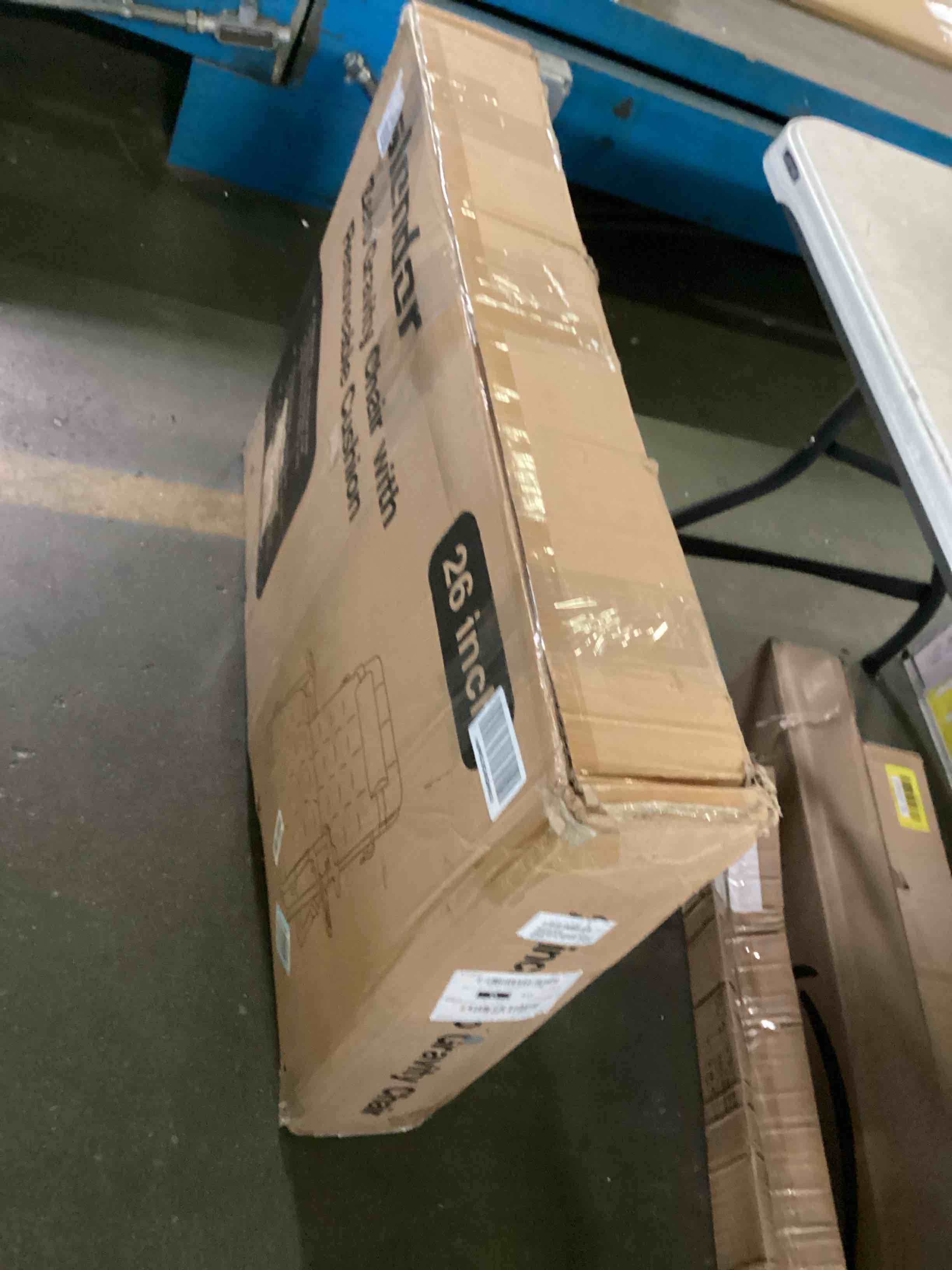https://s3.amazonaws.com/lotting-images-prod/bidfta/YEL5524876_1699631790668.jpeg