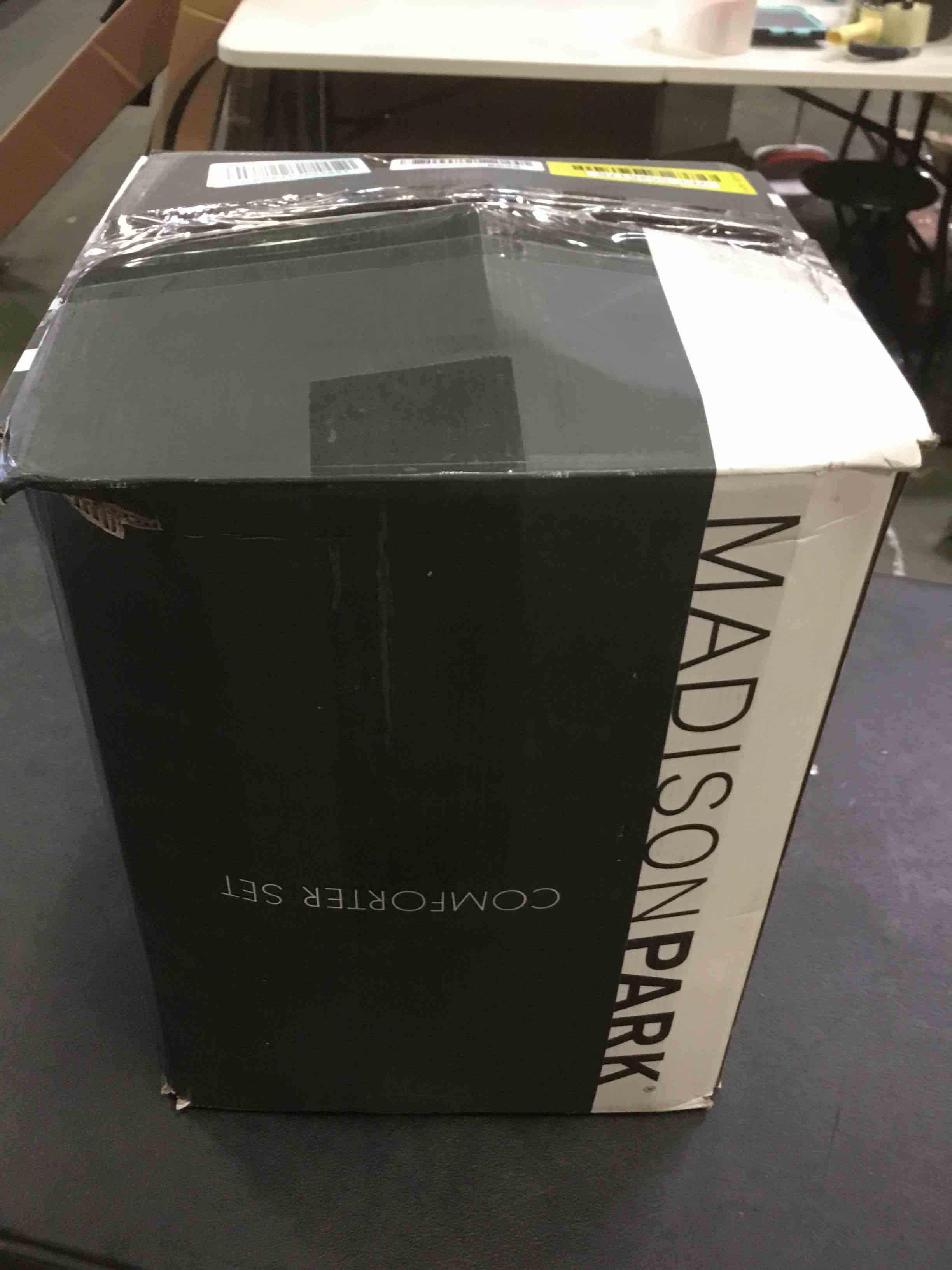 https://s3.amazonaws.com/lotting-images-prod/bidfta/YEL5525175_1698946957733.jpeg