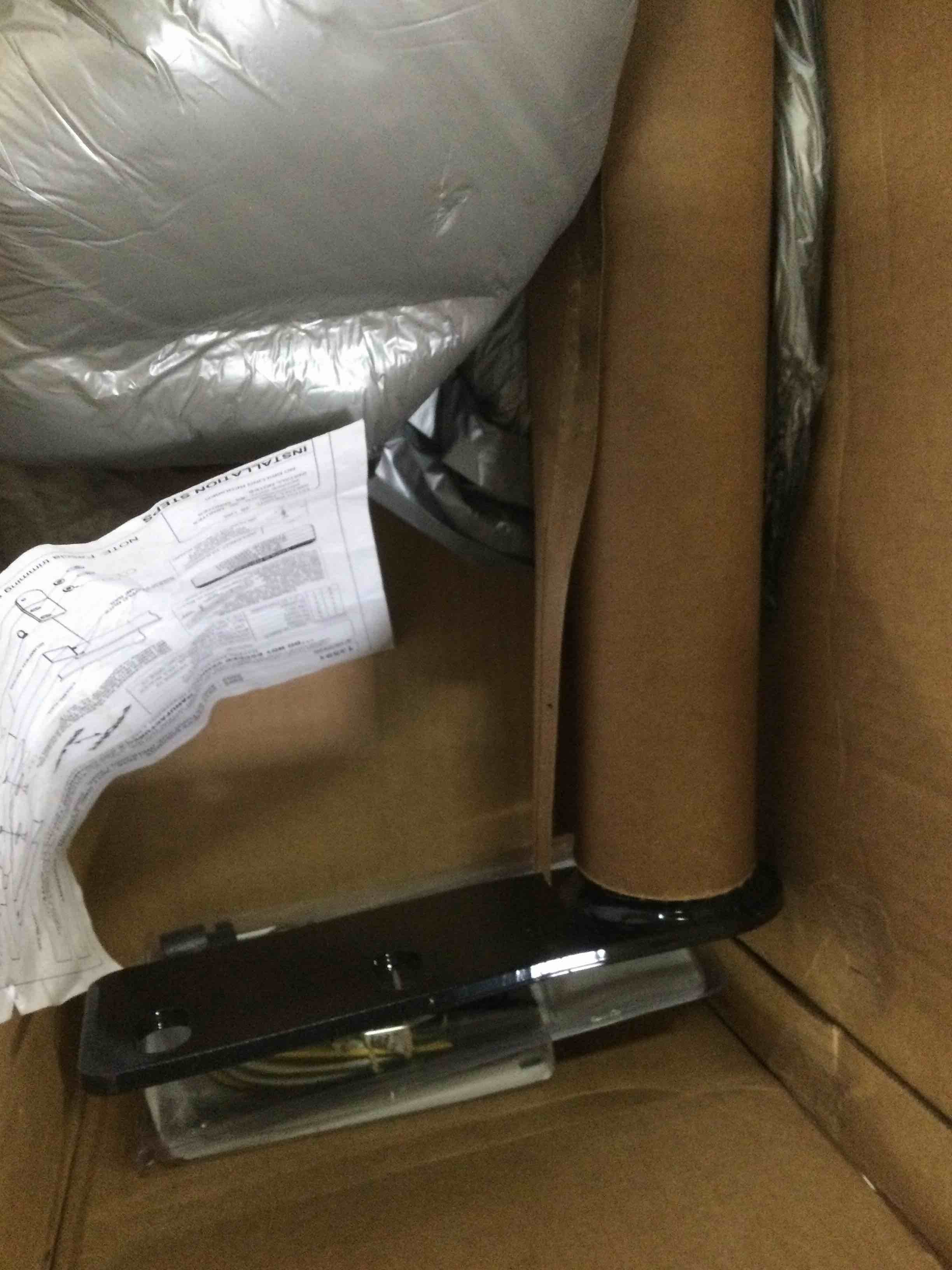 https://s3.amazonaws.com/lotting-images-prod/bidfta/YEL5525241_1699024637857.jpeg