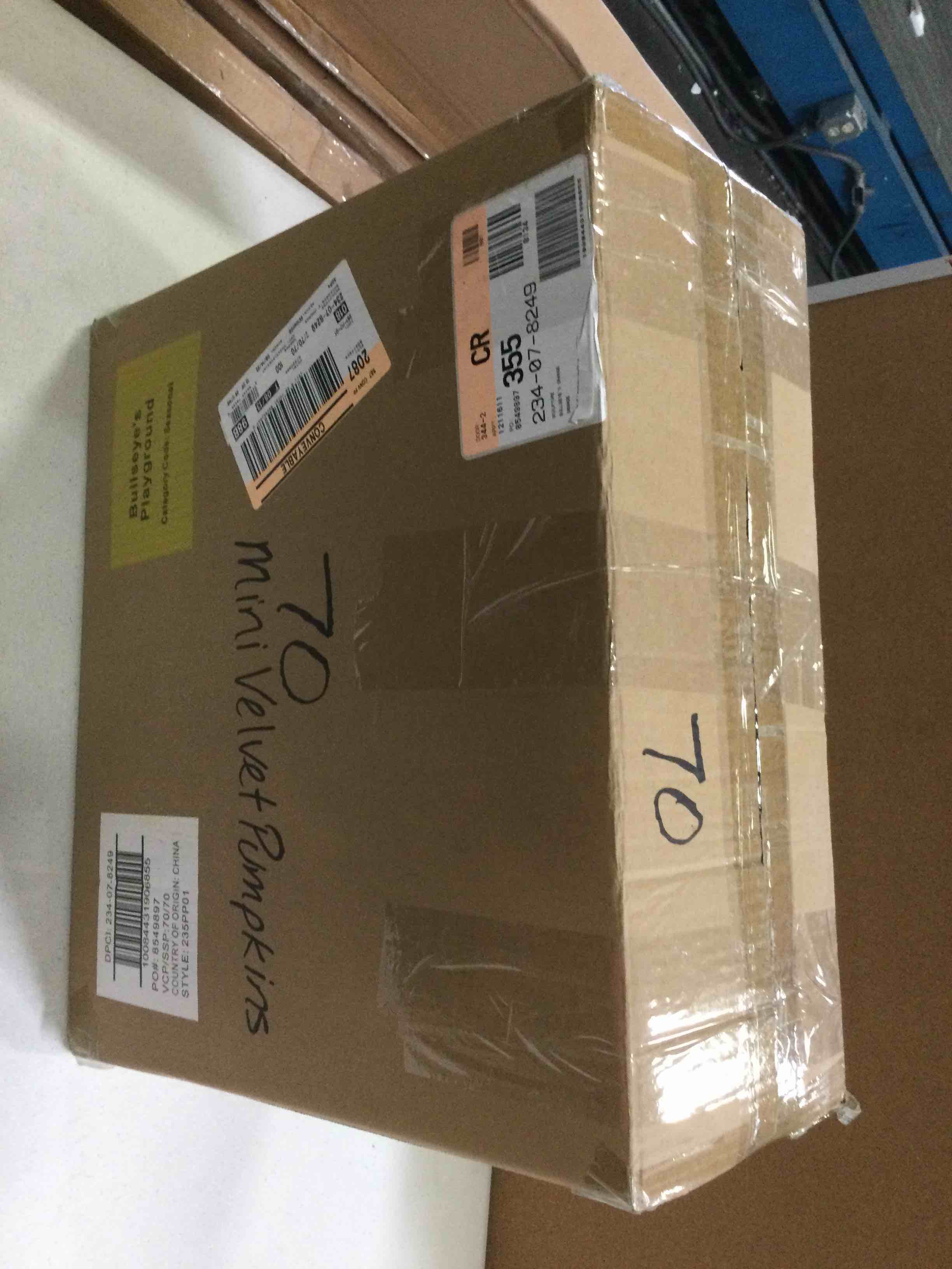 https://s3.amazonaws.com/lotting-images-prod/bidfta/YEL5525254_1699028999292.jpeg