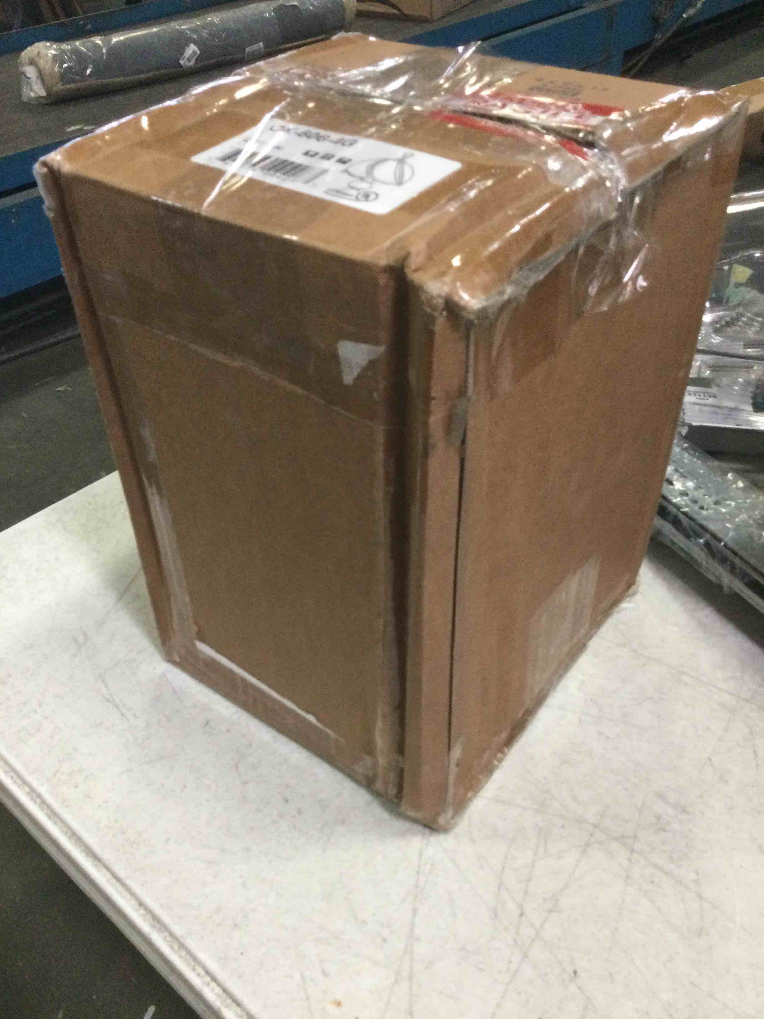 https://s3.amazonaws.com/lotting-images-prod/bidfta/YEL5525460_1699371325653.jpeg