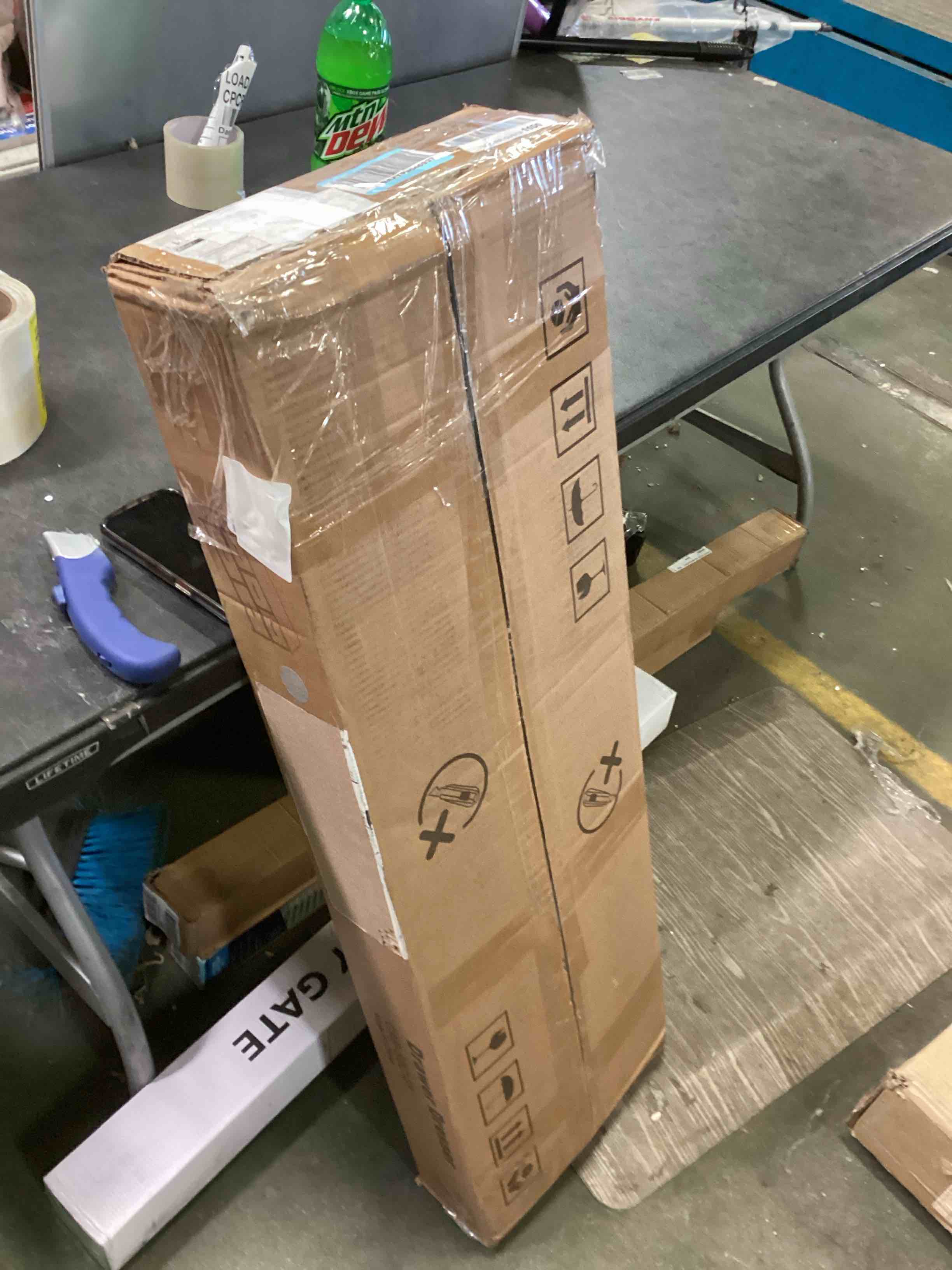 https://s3.amazonaws.com/lotting-images-prod/bidfta/YEL5525929_1699987075135.jpeg