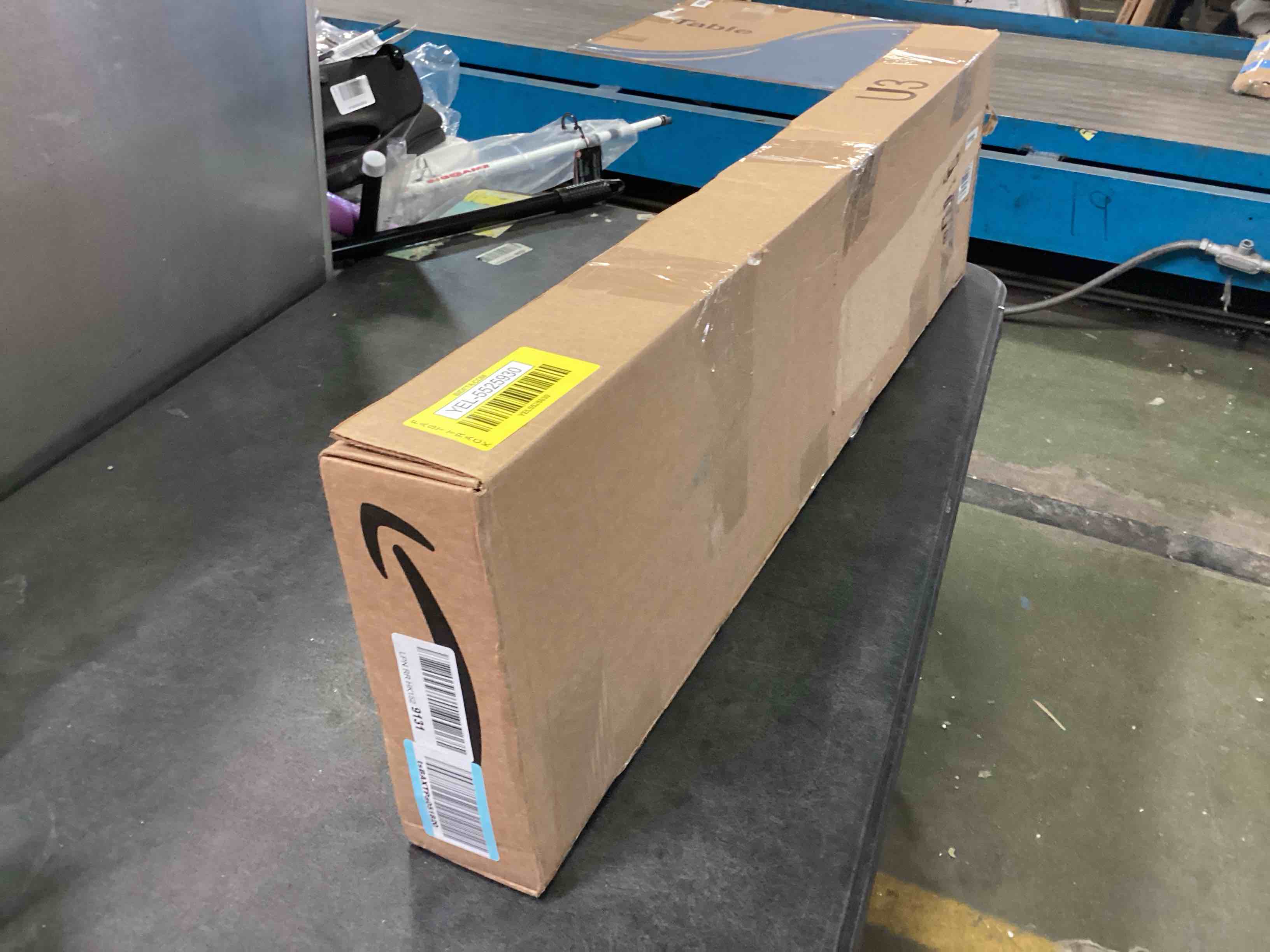 https://s3.amazonaws.com/lotting-images-prod/bidfta/YEL5525930_1699987299033.jpeg
