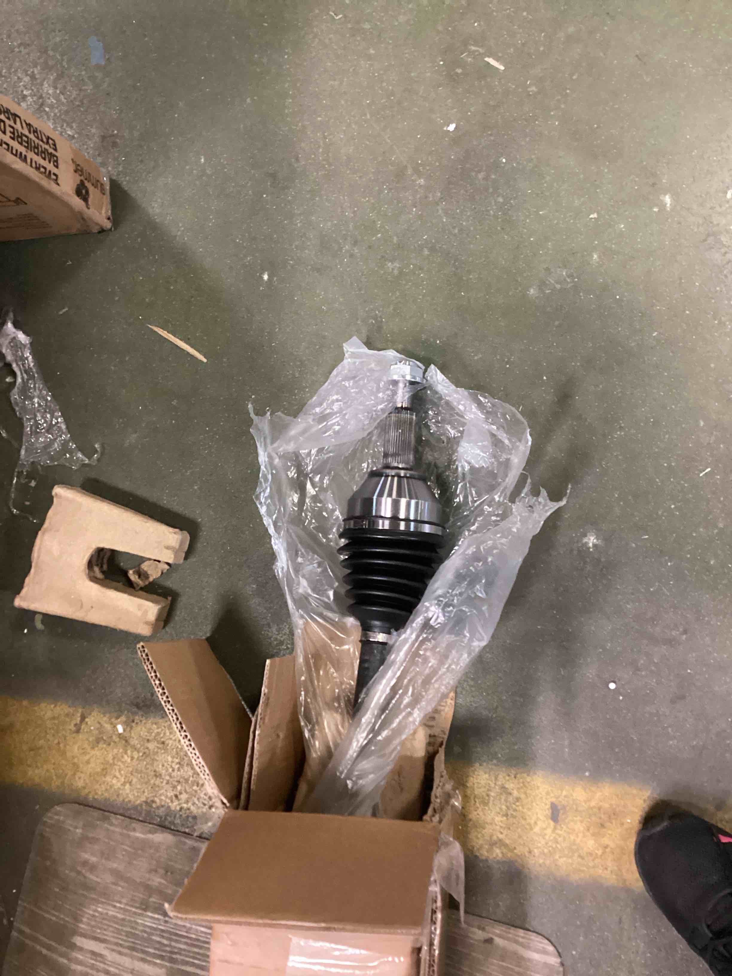 https://s3.amazonaws.com/lotting-images-prod/bidfta/YEL5525932_1699987639917.jpeg