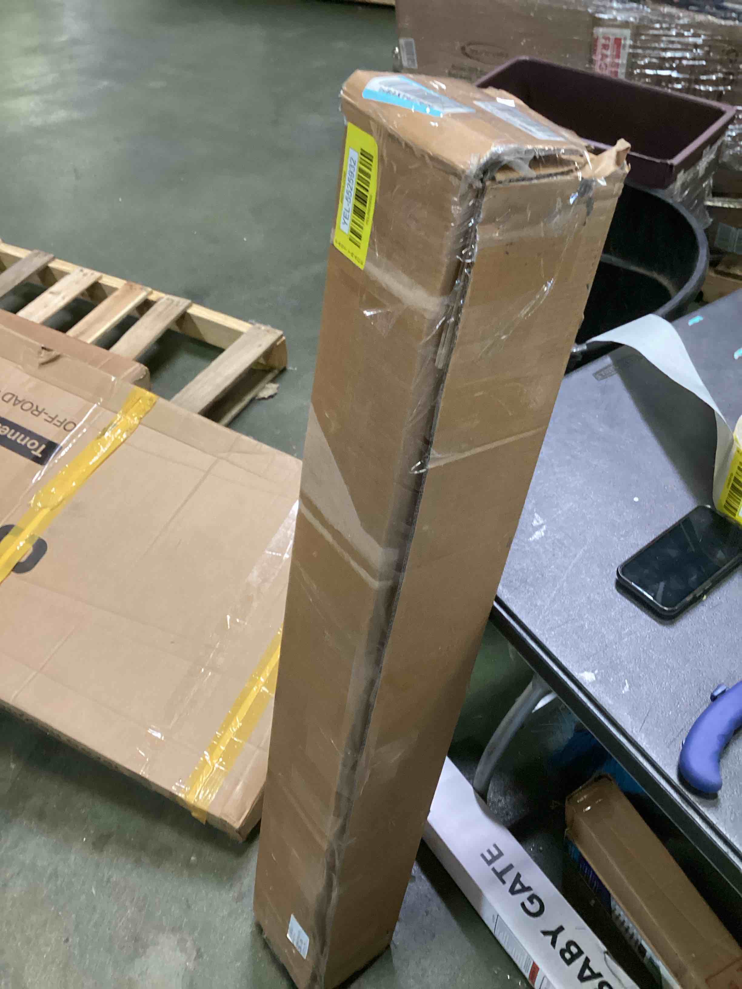 https://s3.amazonaws.com/lotting-images-prod/bidfta/YEL5525932_1699987690188.jpeg