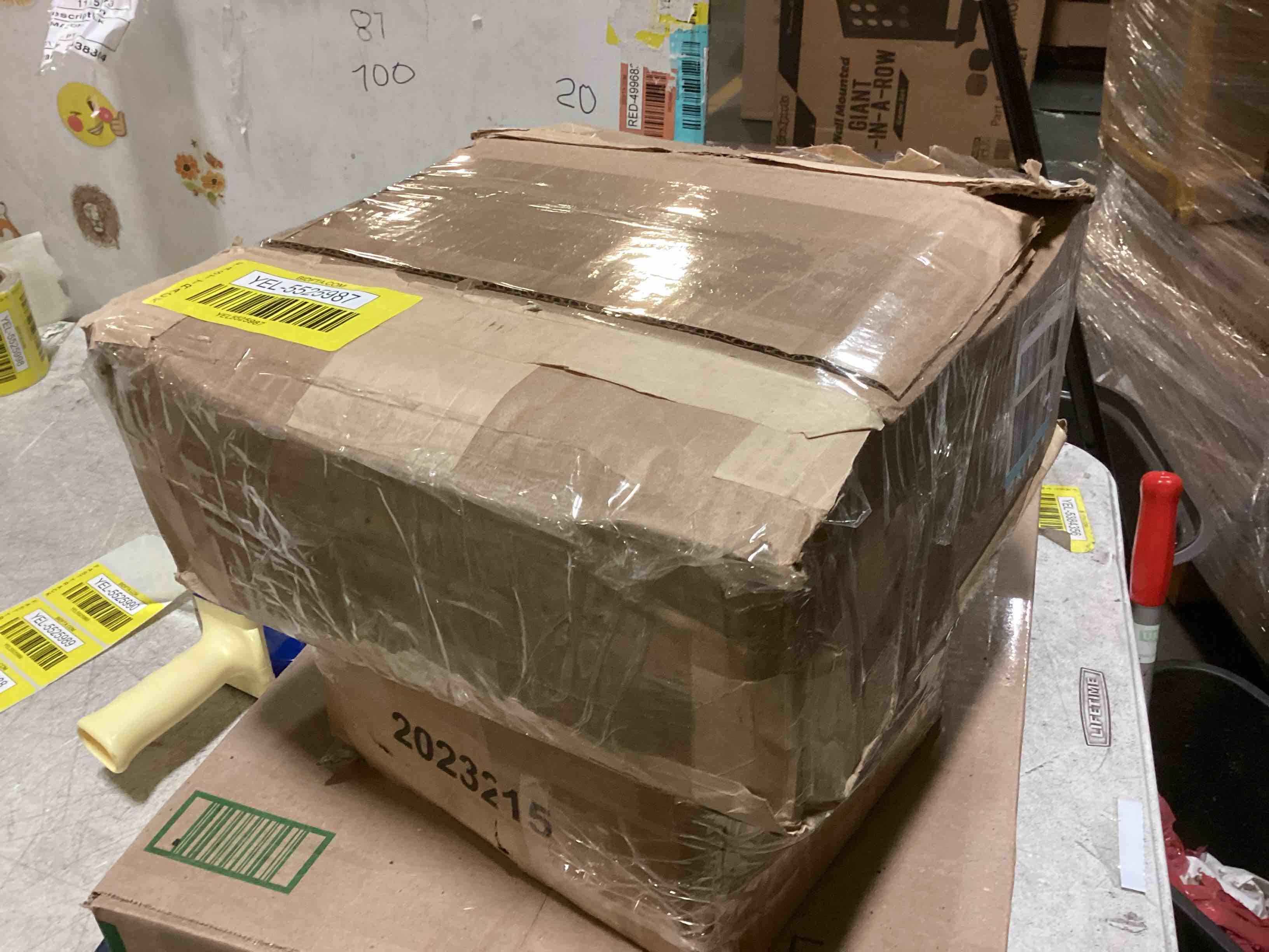 https://s3.amazonaws.com/lotting-images-prod/bidfta/YEL5525987_1700226113100.jpeg