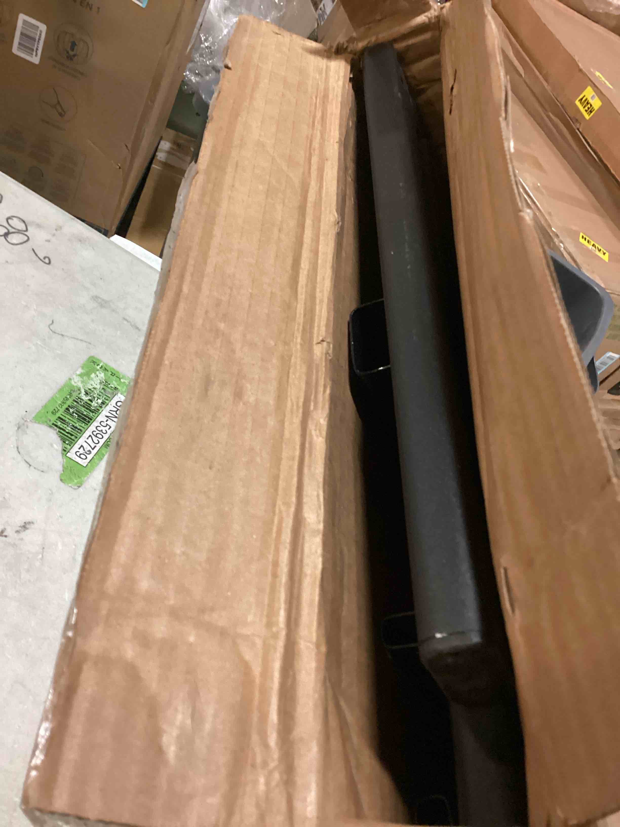 https://s3.amazonaws.com/lotting-images-prod/bidfta/YEL5526323_1700575310726.jpeg