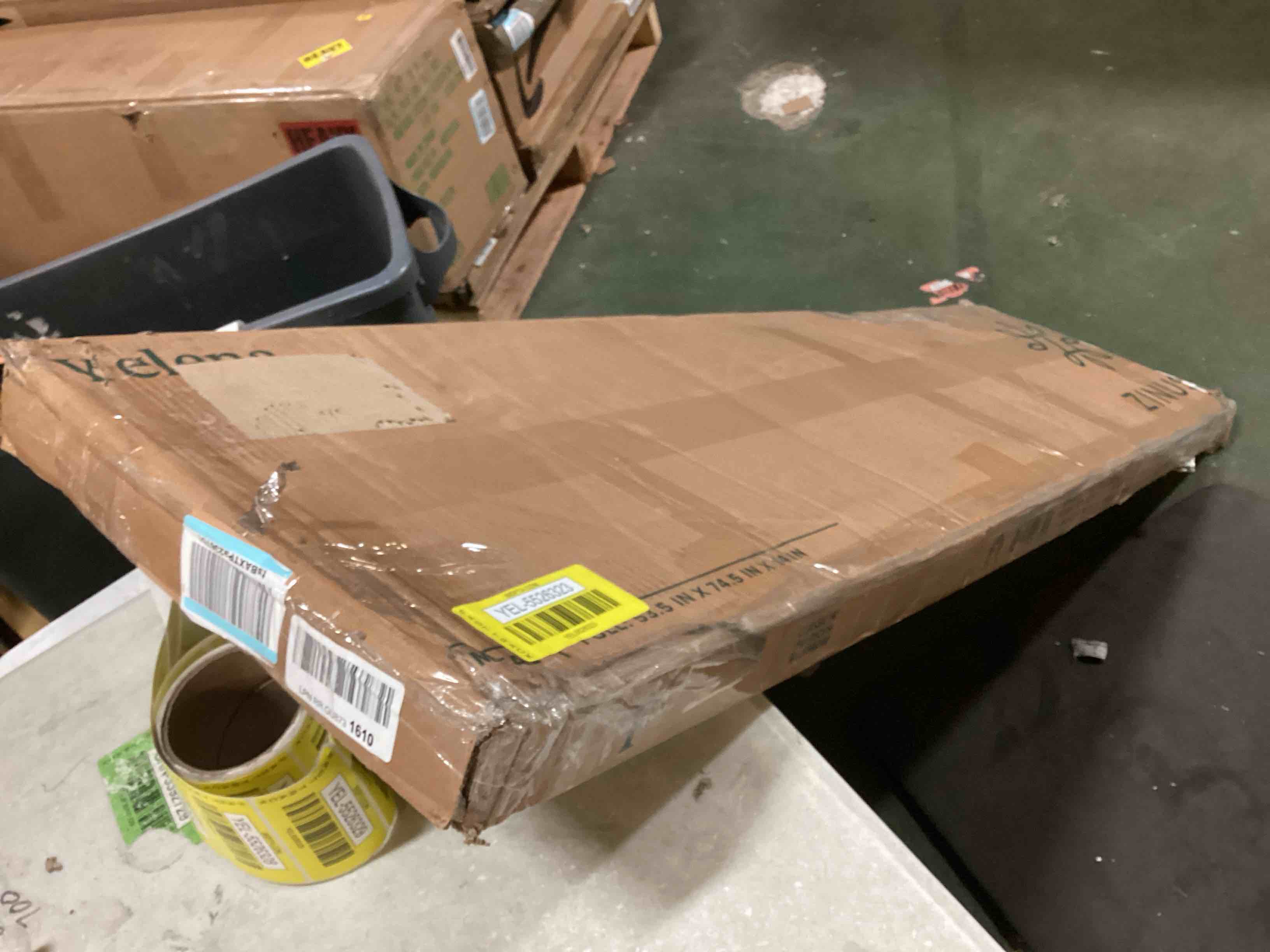 https://s3.amazonaws.com/lotting-images-prod/bidfta/YEL5526323_1700575347383.jpeg