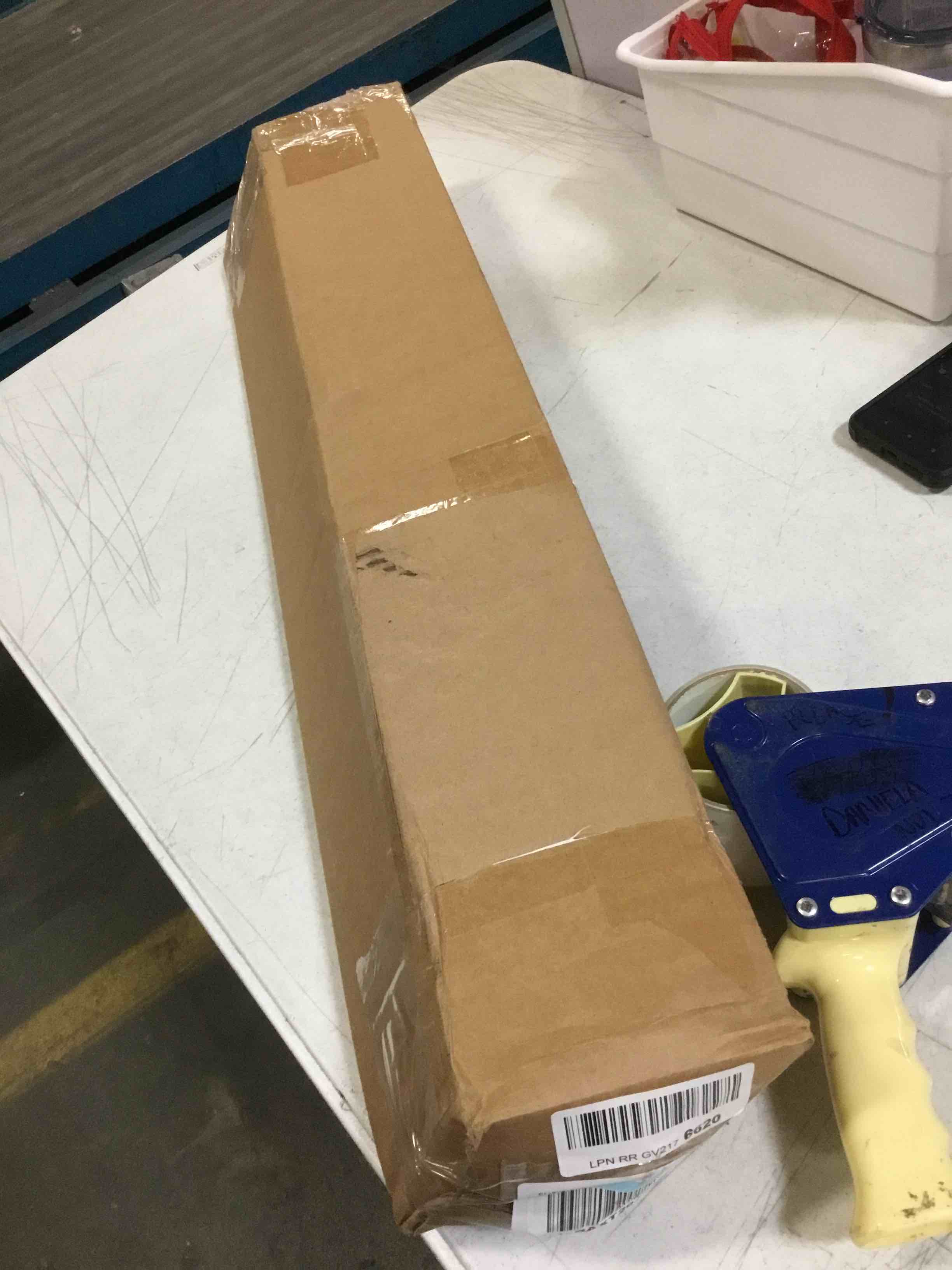 https://s3.amazonaws.com/lotting-images-prod/bidfta/YEL5531220_1695903358451.jpeg