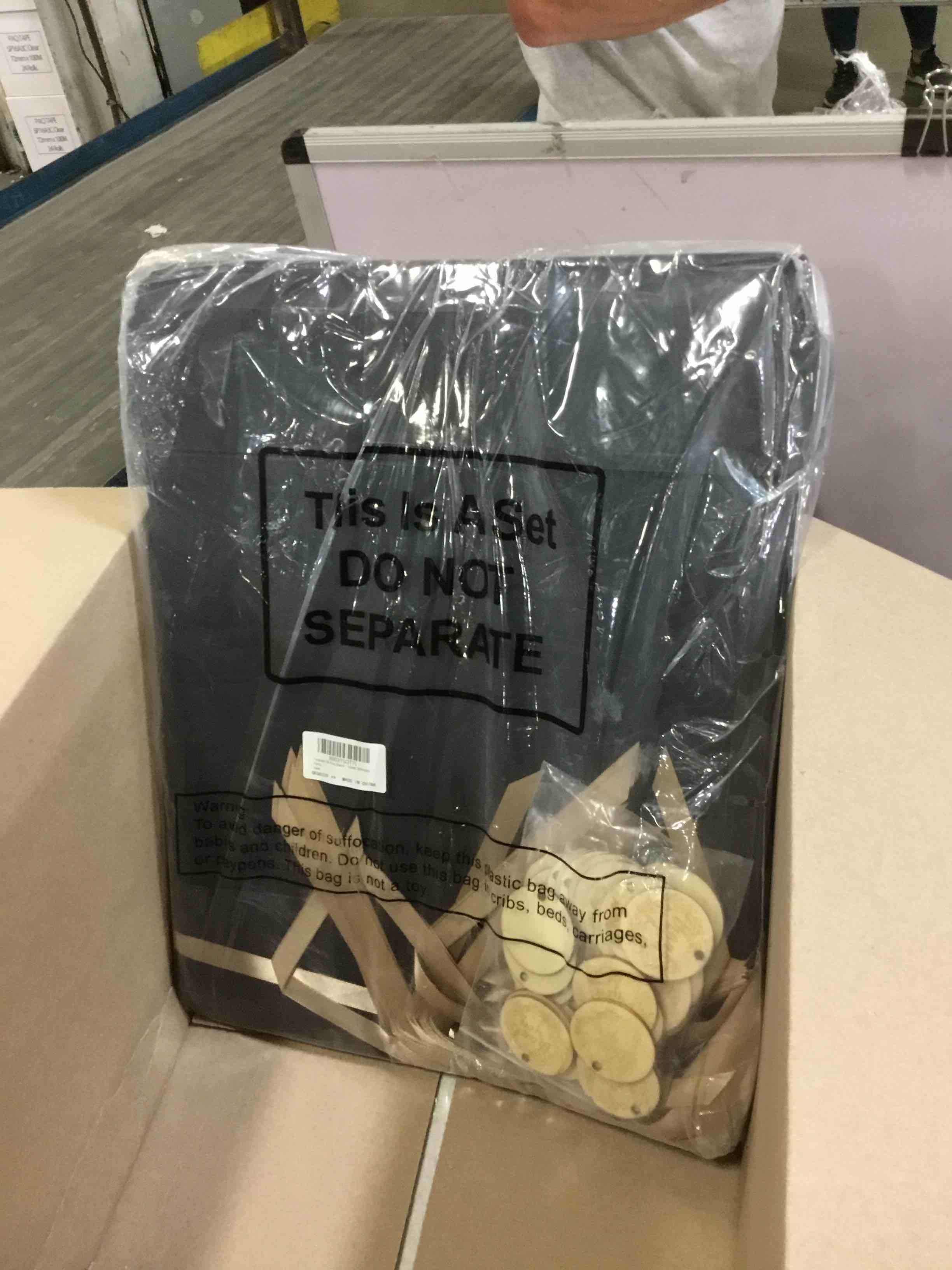 https://s3.amazonaws.com/lotting-images-prod/bidfta/YEL5531310_1695924384815.jpeg