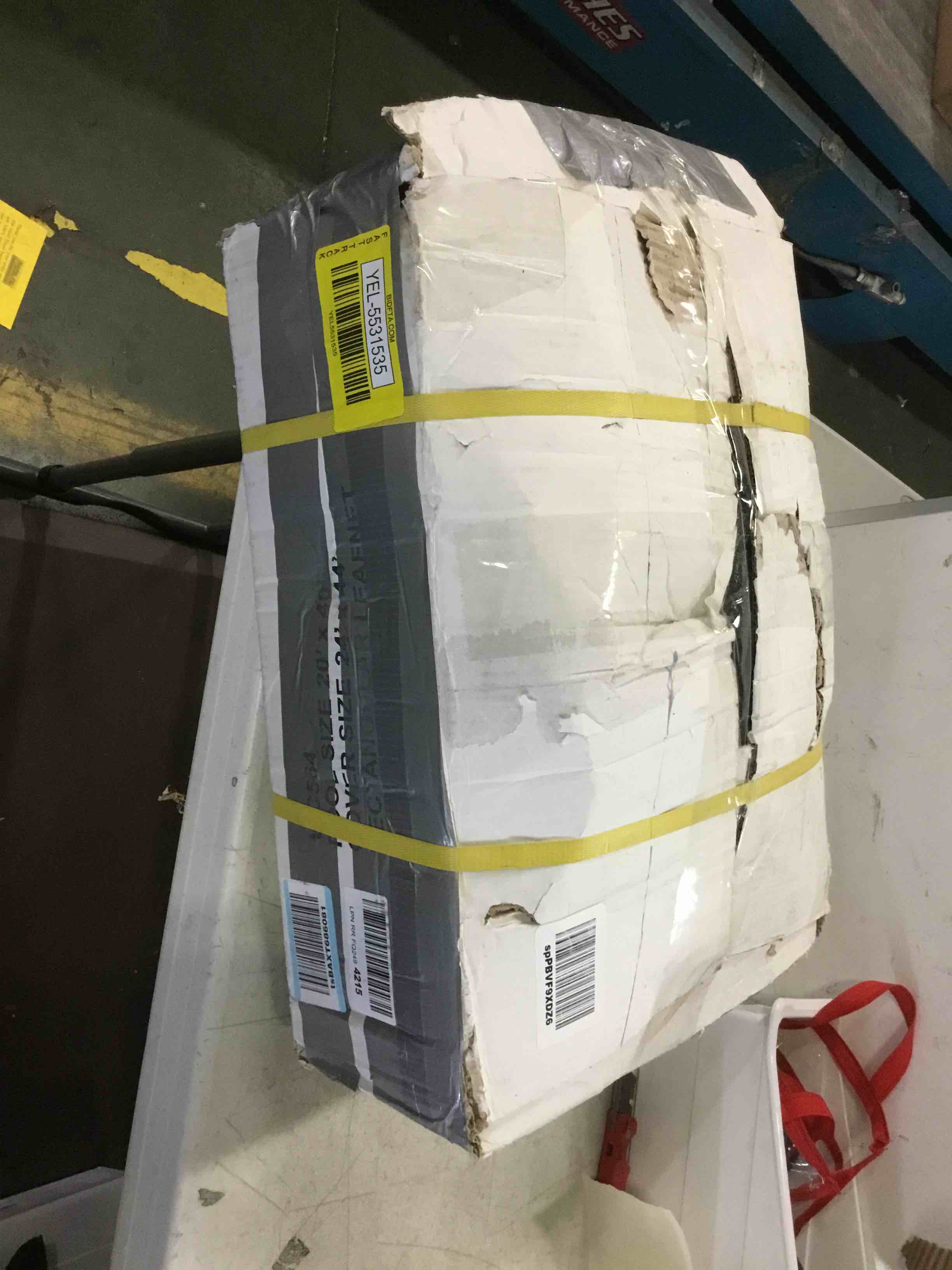 https://s3.amazonaws.com/lotting-images-prod/bidfta/YEL5531535_1696263238407.jpeg