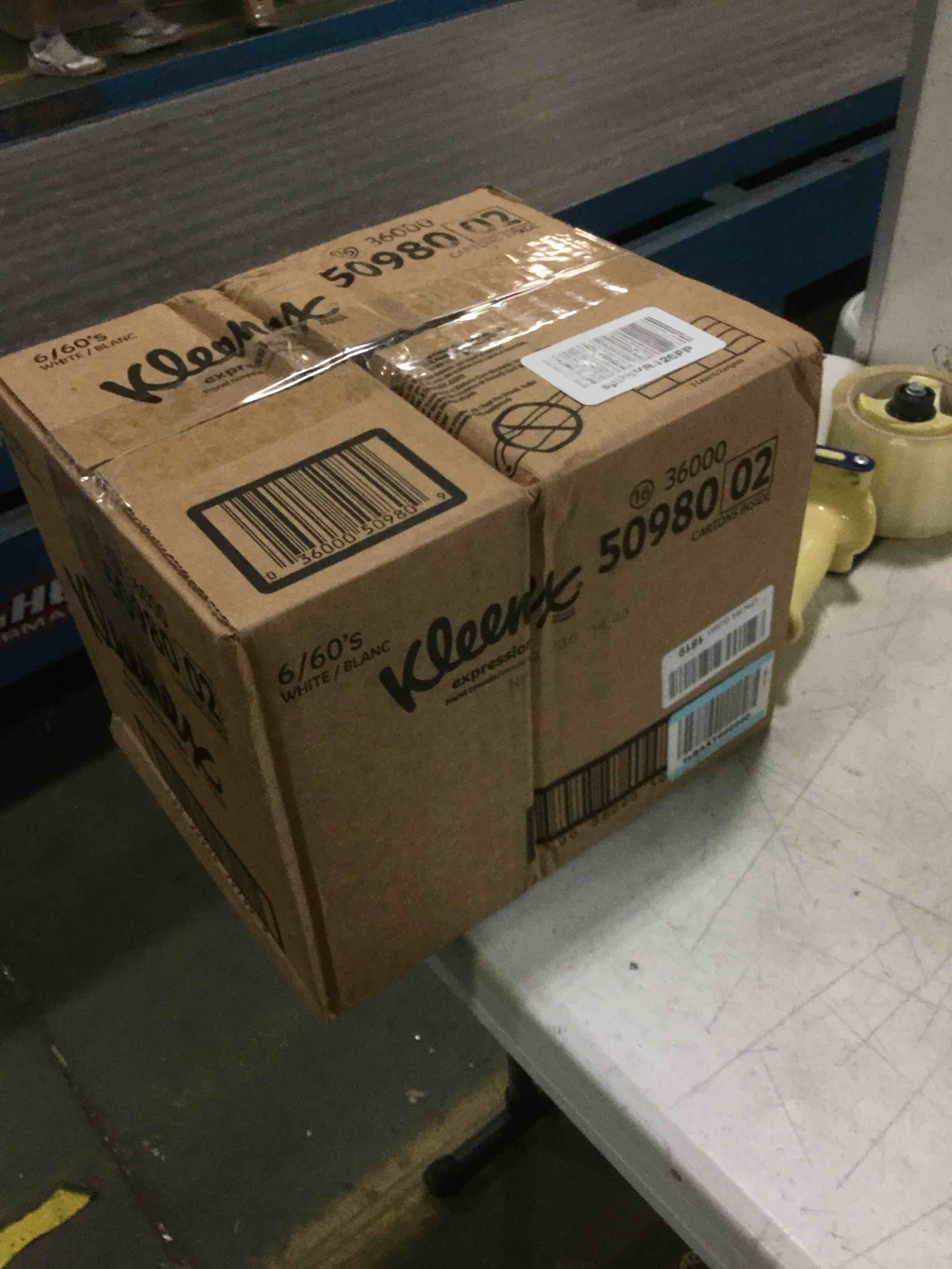 https://s3.amazonaws.com/lotting-images-prod/bidfta/YEL5531890_1696593663188.jpeg