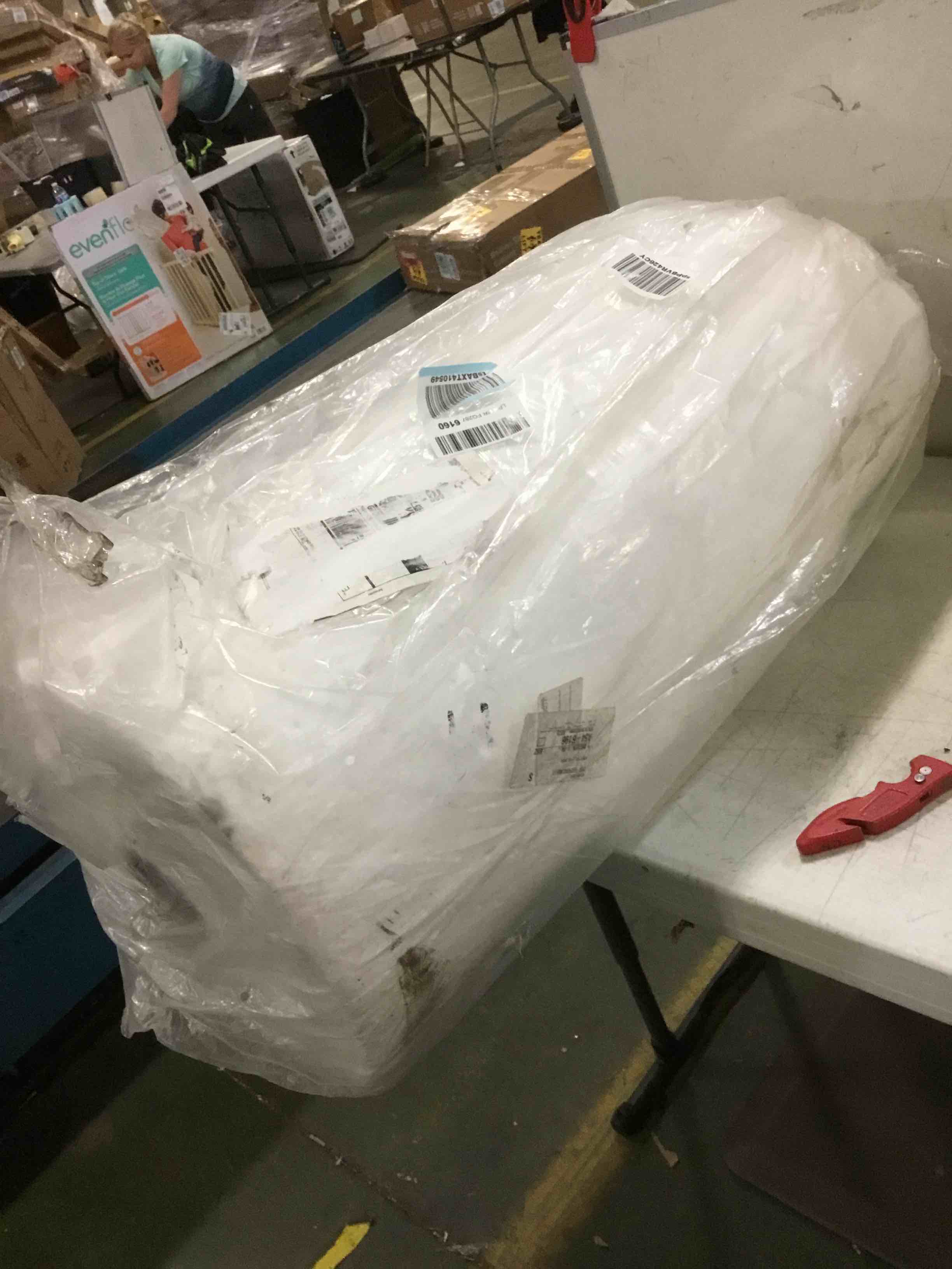 https://s3.amazonaws.com/lotting-images-prod/bidfta/YEL5531908_1696596253773.jpeg