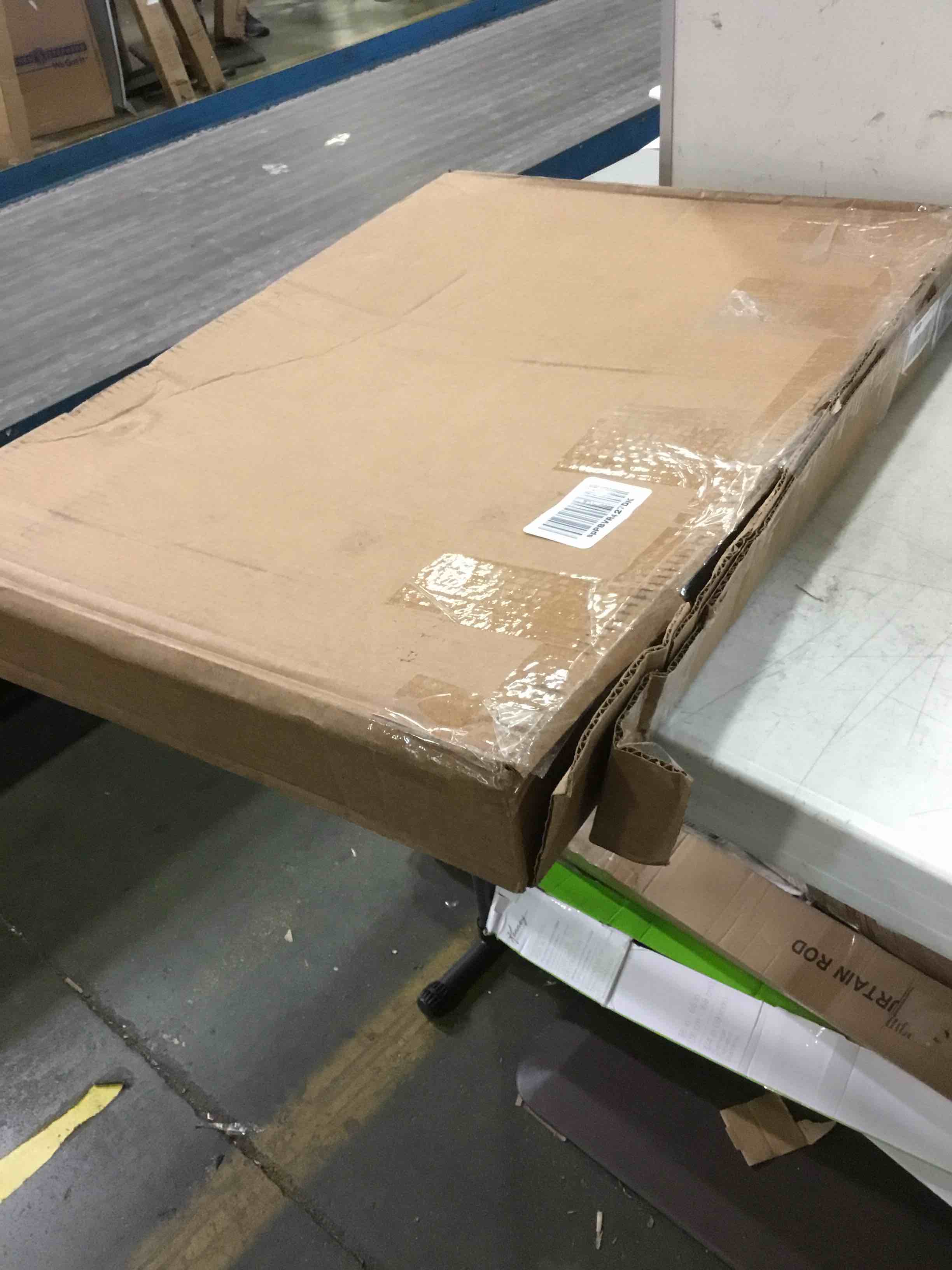 https://s3.amazonaws.com/lotting-images-prod/bidfta/YEL5532000_1696615607640.jpeg