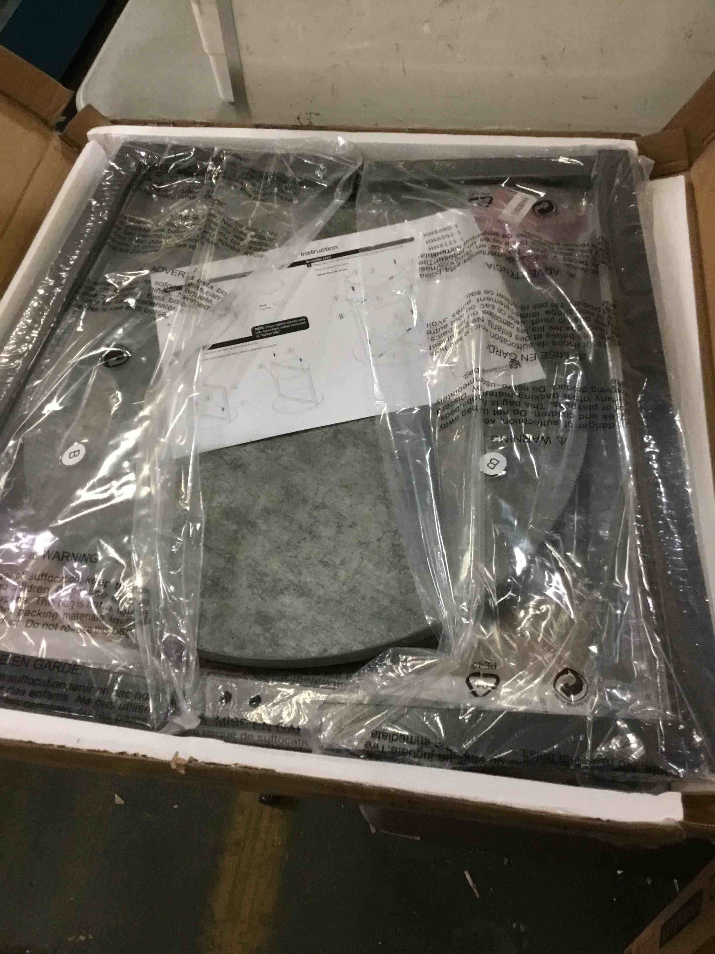 https://s3.amazonaws.com/lotting-images-prod/bidfta/YEL5532005_1696616343875.jpeg