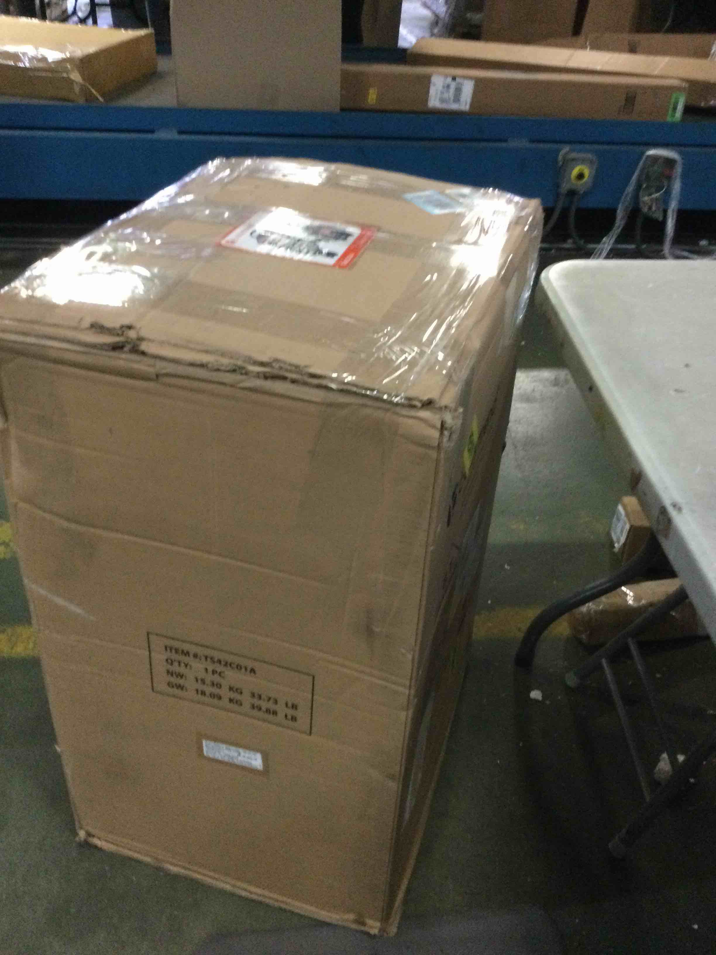 https://s3.amazonaws.com/lotting-images-prod/bidfta/YEL5532729_1695903730087.jpeg