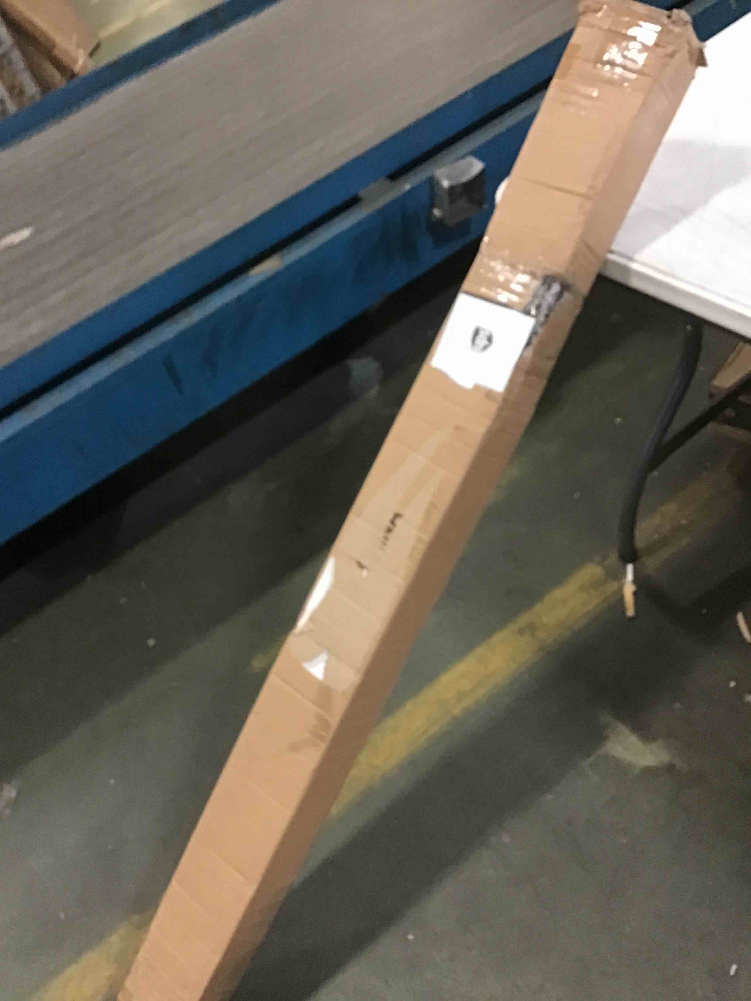 https://s3.amazonaws.com/lotting-images-prod/bidfta/YEL5535612_1695648441009.jpeg