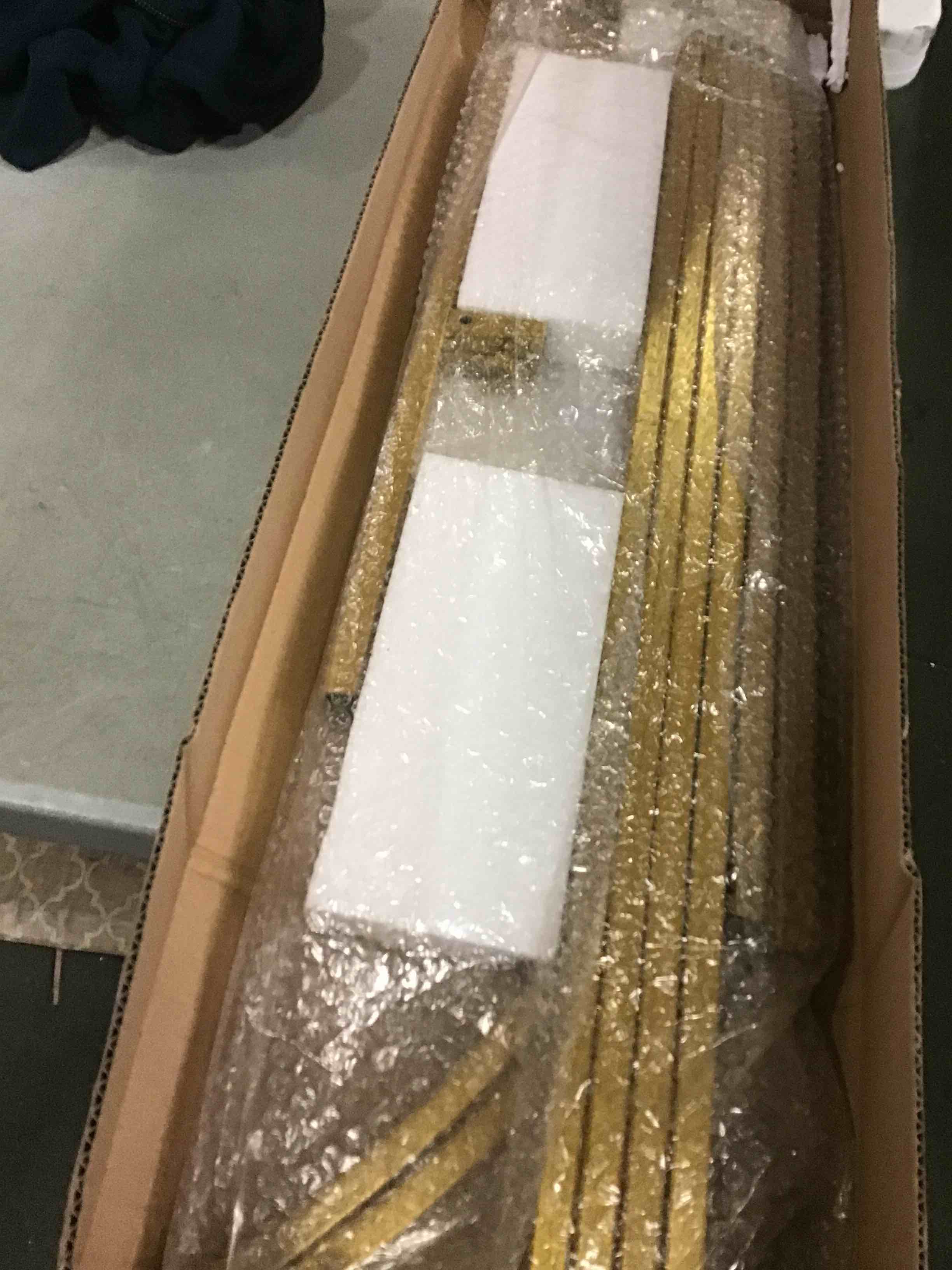 https://s3.amazonaws.com/lotting-images-prod/bidfta/YEL5535982_1695752185078.jpeg