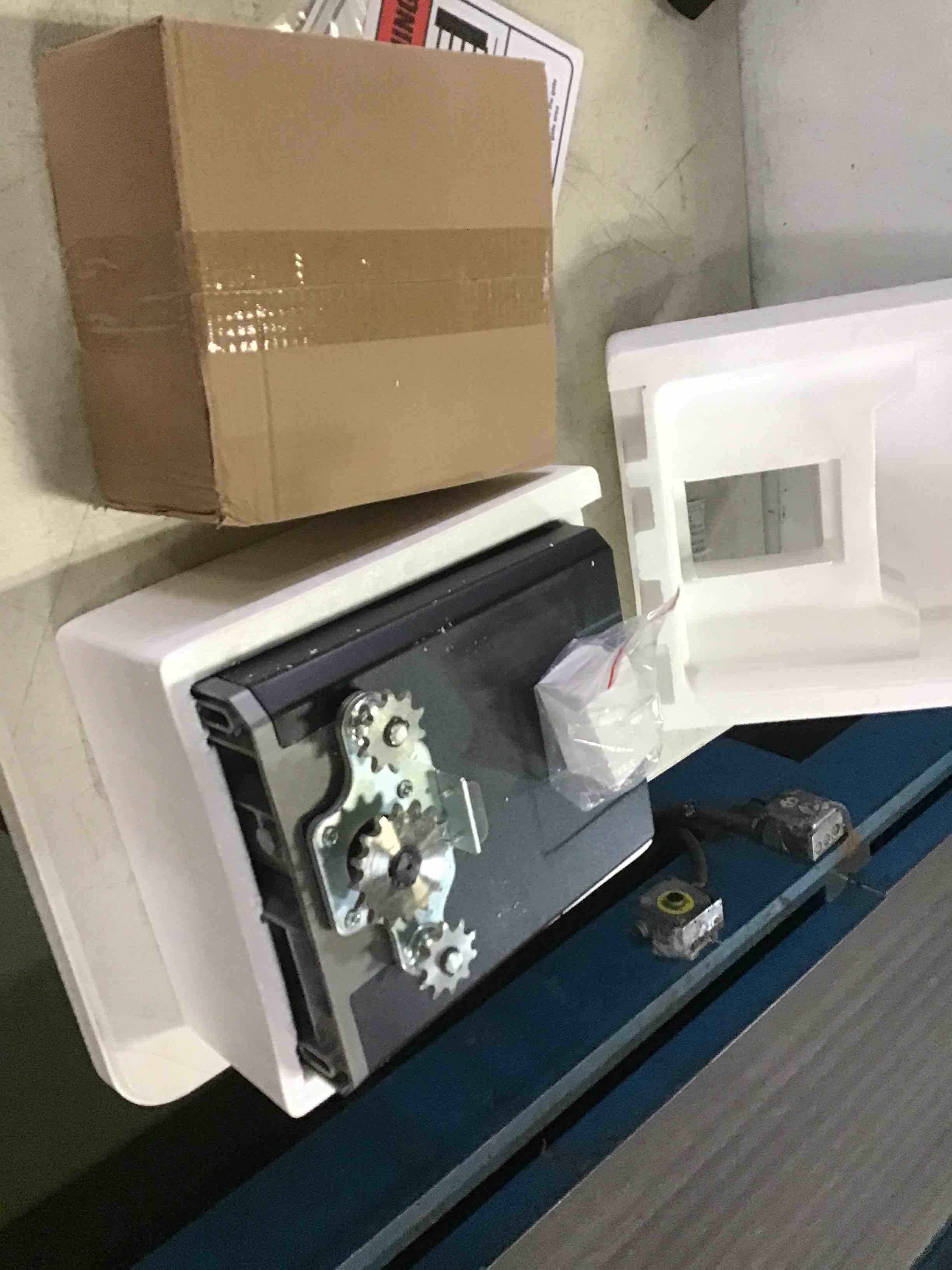 https://s3.amazonaws.com/lotting-images-prod/bidfta/YEL5536164_1695913500921.jpeg