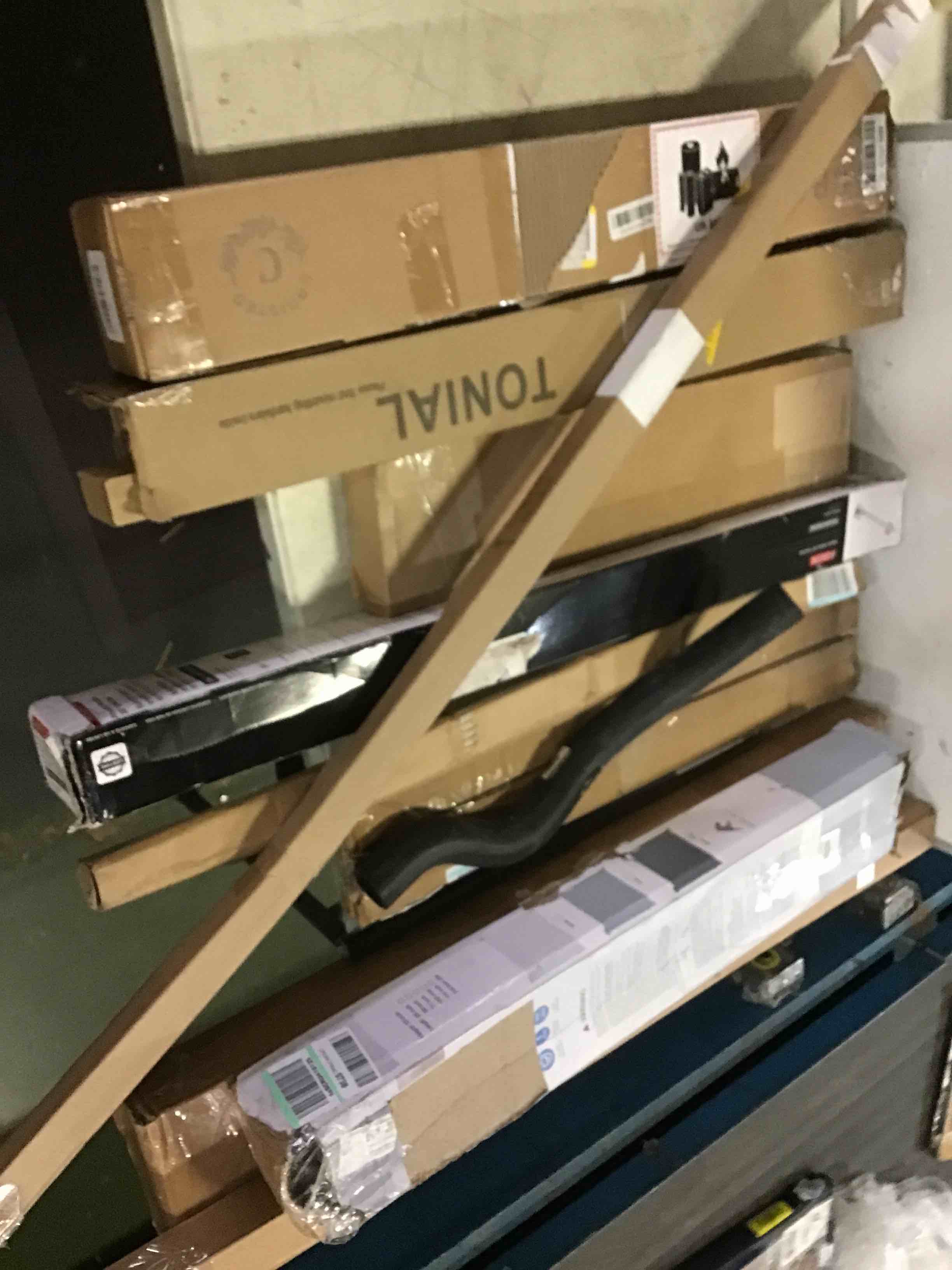 https://s3.amazonaws.com/lotting-images-prod/bidfta/YEL5536291_1695930284108.jpeg