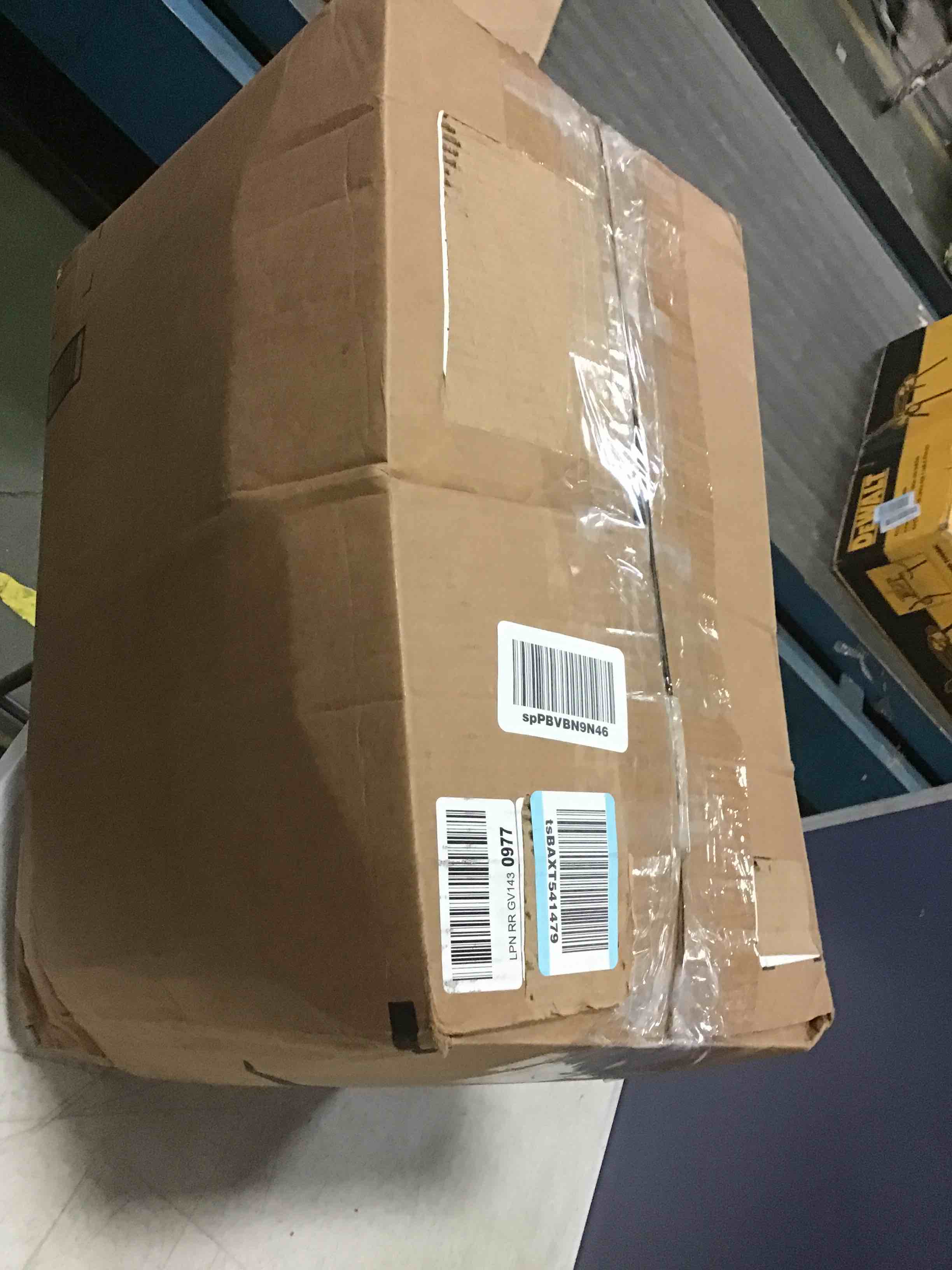 https://s3.amazonaws.com/lotting-images-prod/bidfta/YEL5536334_1695991429513.jpeg