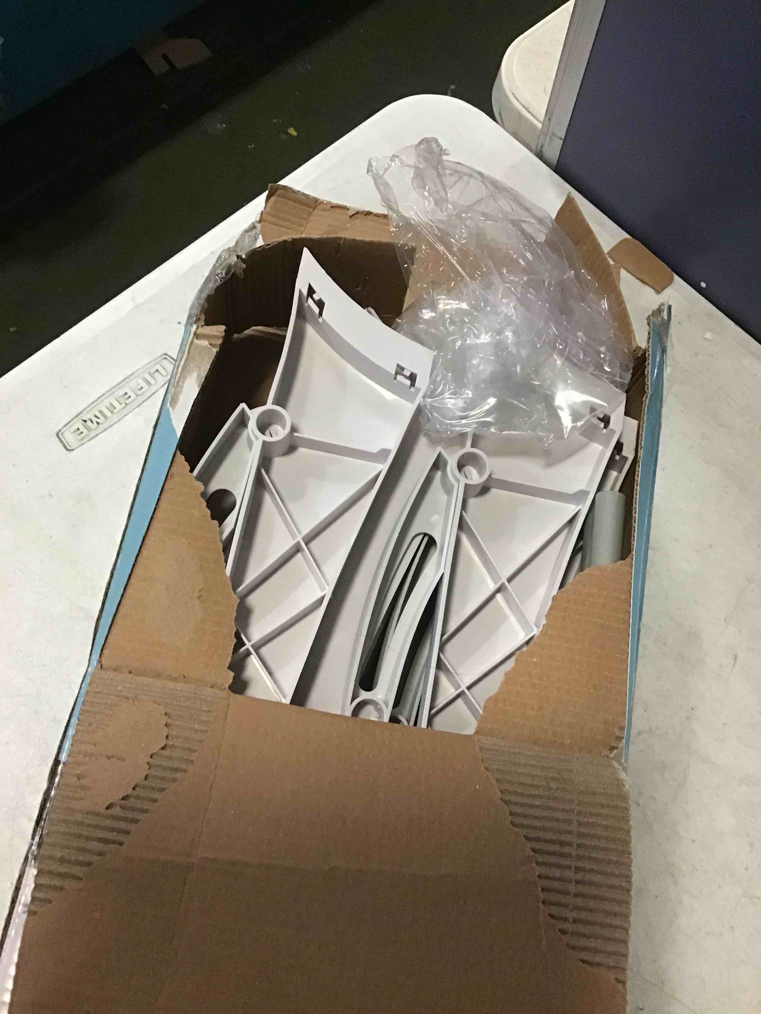 https://s3.amazonaws.com/lotting-images-prod/bidfta/YEL5536403_1695999968924.jpeg