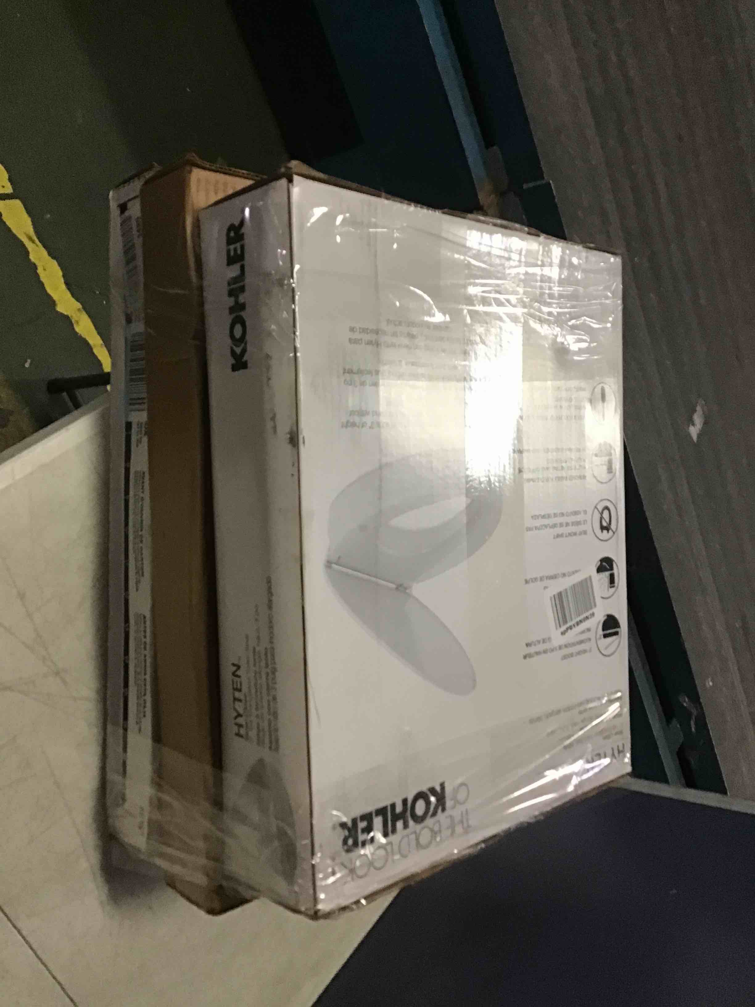 https://s3.amazonaws.com/lotting-images-prod/bidfta/YEL5536405_1696000161431.jpeg