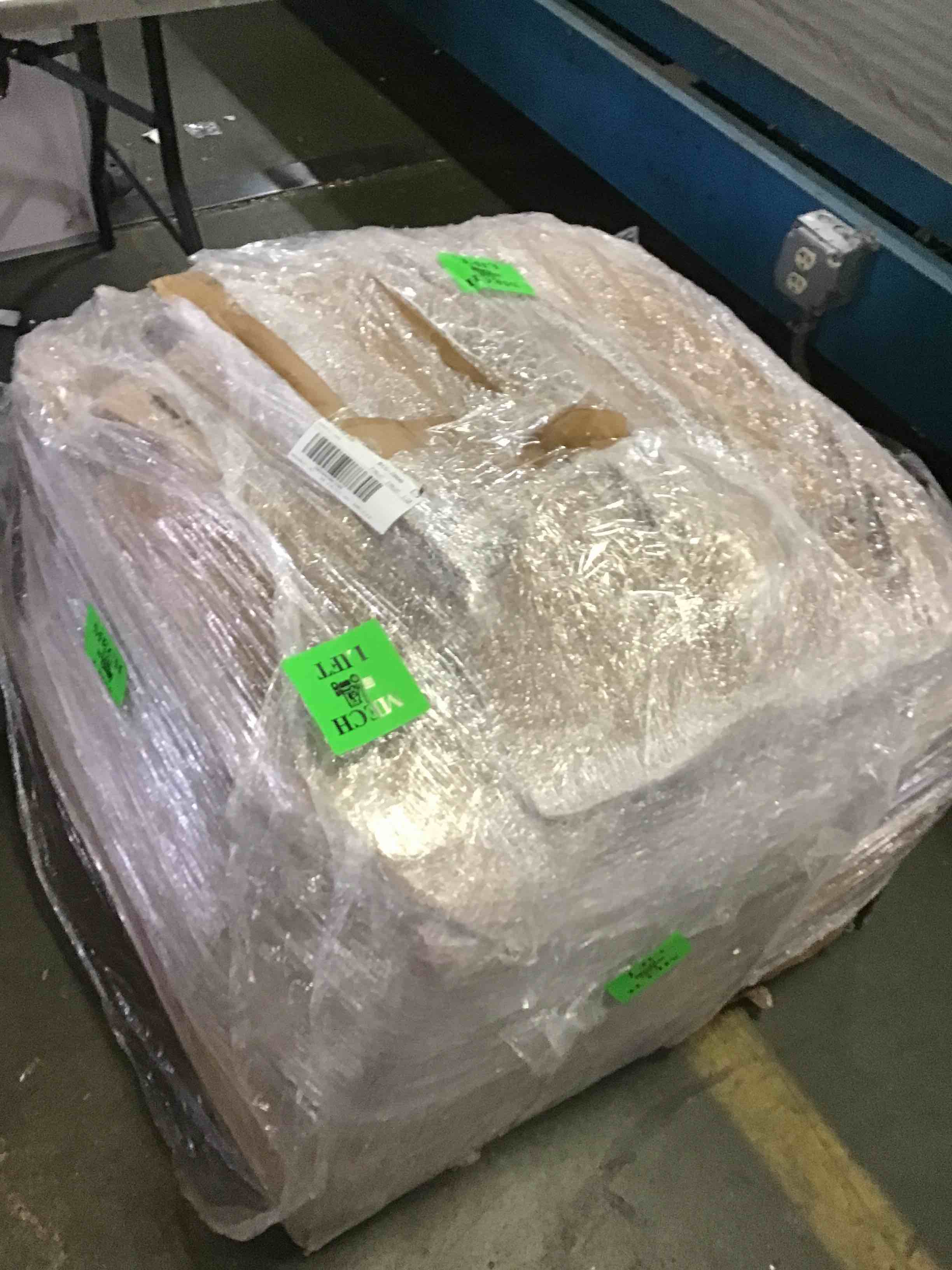 https://s3.amazonaws.com/lotting-images-prod/bidfta/YEL5536501_1696016073166.jpeg