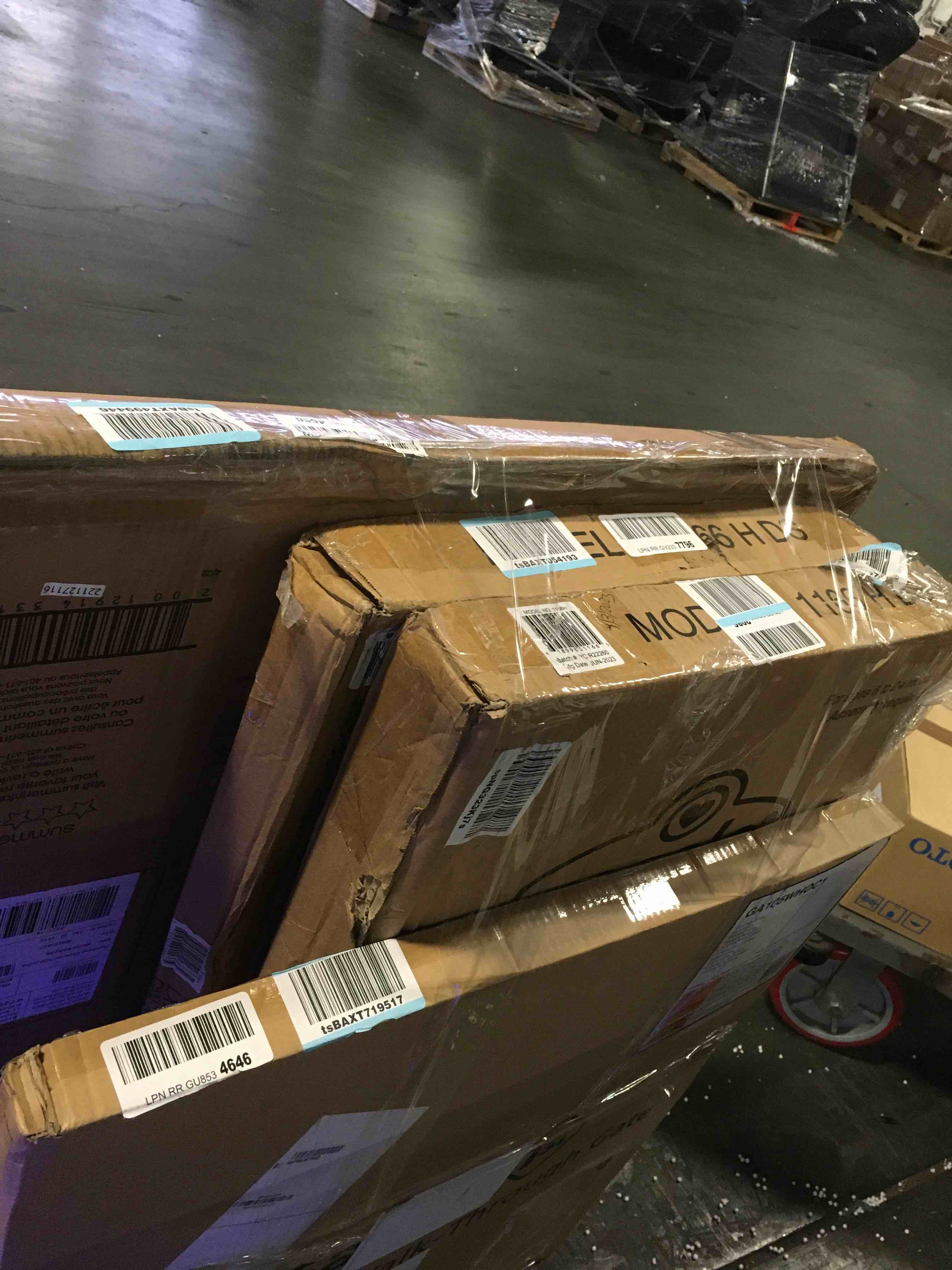 https://s3.amazonaws.com/lotting-images-prod/bidfta/YEL5538461_1695643042581.jpeg
